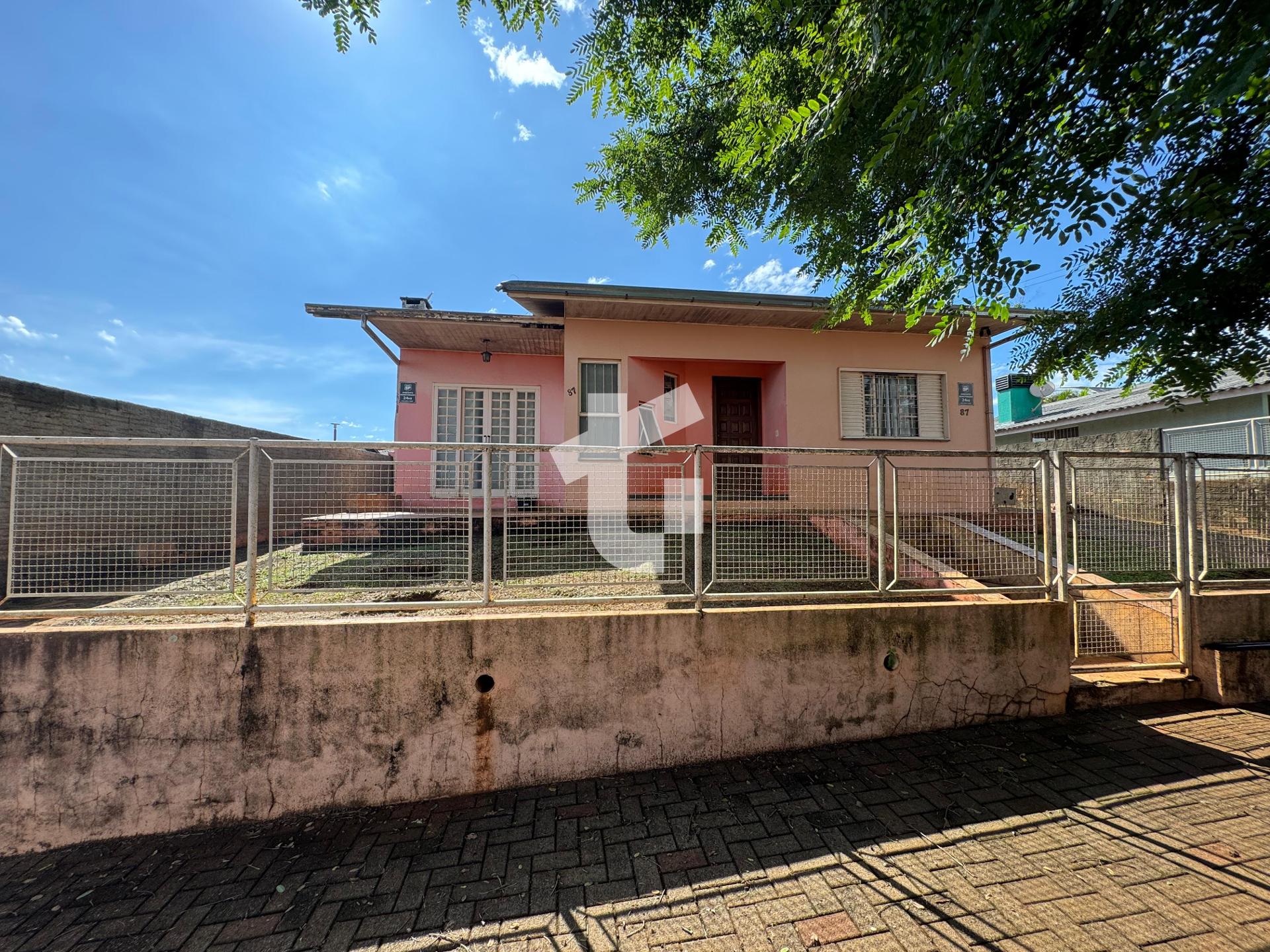 CASA TÉRREA À VENDA, TERRENO COM 600M  NO BAIRRO CRISTO REI, P...