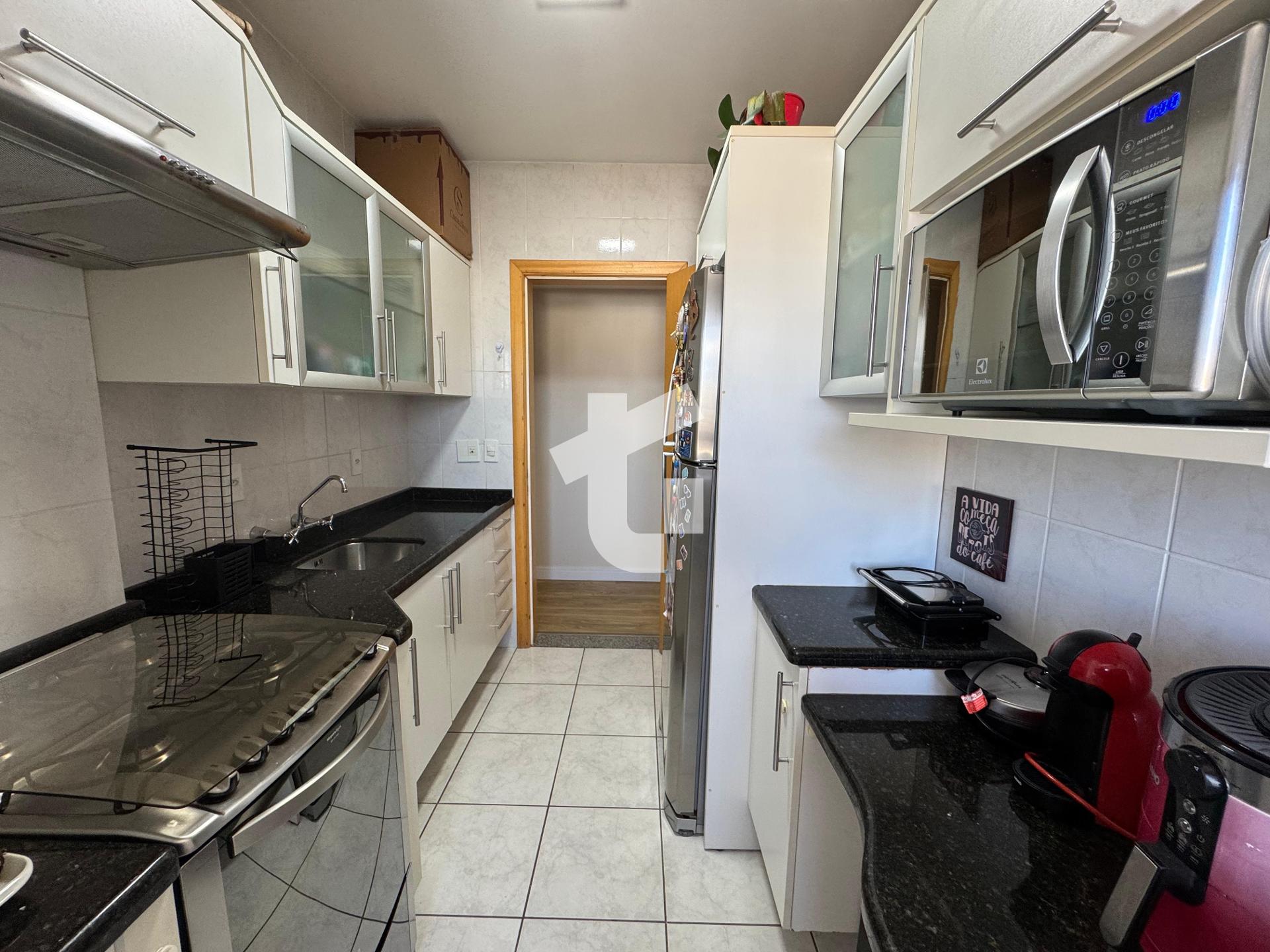 APARTAMENTO SEMIMOBILIADO VENDA - ED. SAN MARINO II, BAIRRO SANTA TEREZINHA.