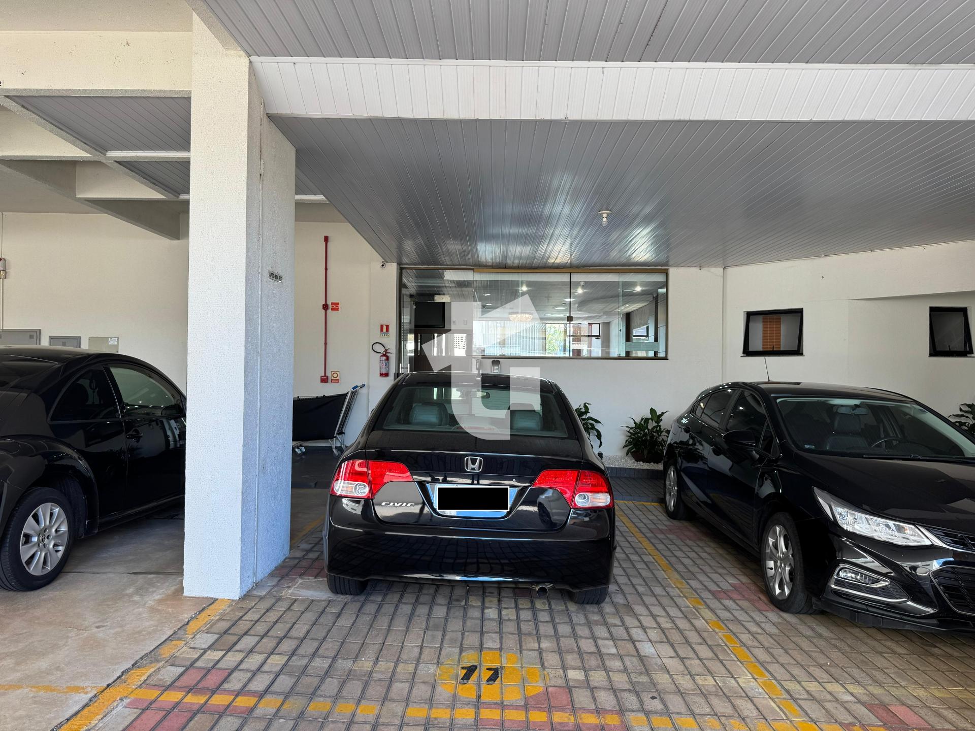 APARTAMENTO SEMIMOBILIADO VENDA - ED. SAN MARINO II, BAIRRO SANTA TEREZINHA.