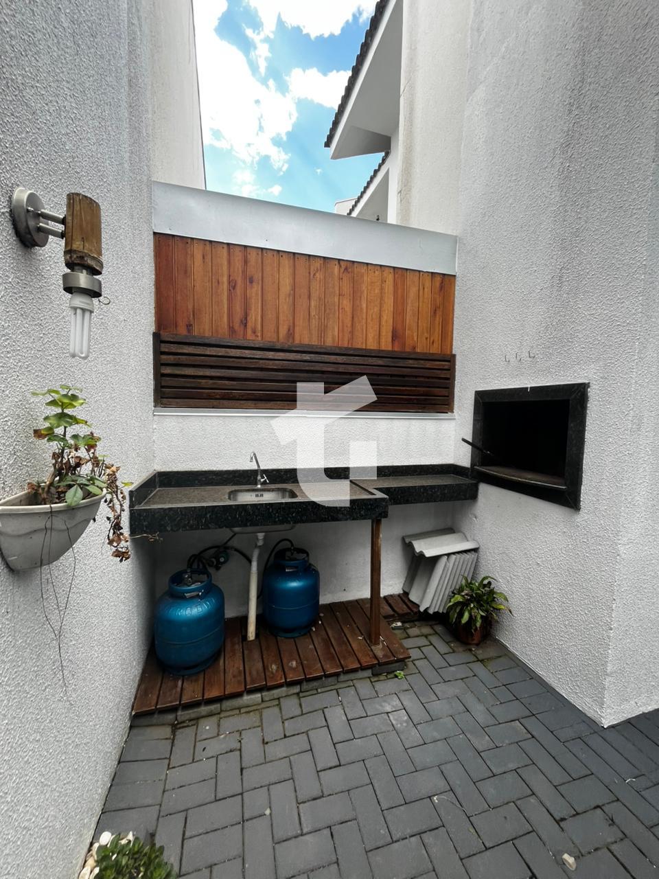 Sobrado com 3 dormitrios para locao, bairro Jardim das Amricas