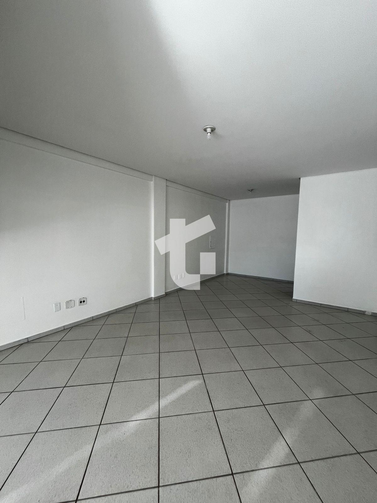 SALA COMERCIAL PARA LOCAÇÃO NO ED. RIO MADEIRA, CENTRO, PATO B...