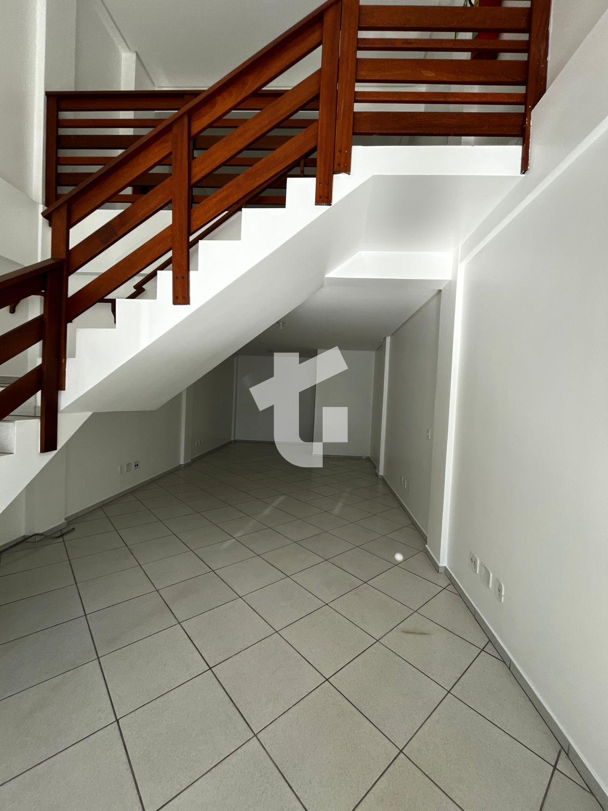 SALA COMERCIAL PARA LOCAÇÃO NO ED. RIO MADEIRA, CENTRO, PATO B...