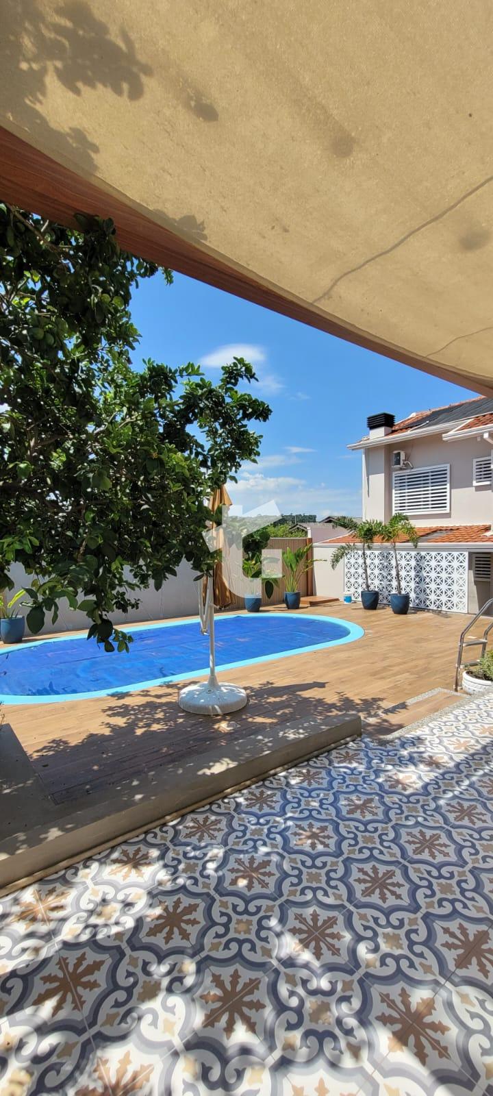 CASA SEMIMOBILIADA À VENDA NO BAIRRO BORTOT - PATO BRANCO PR.