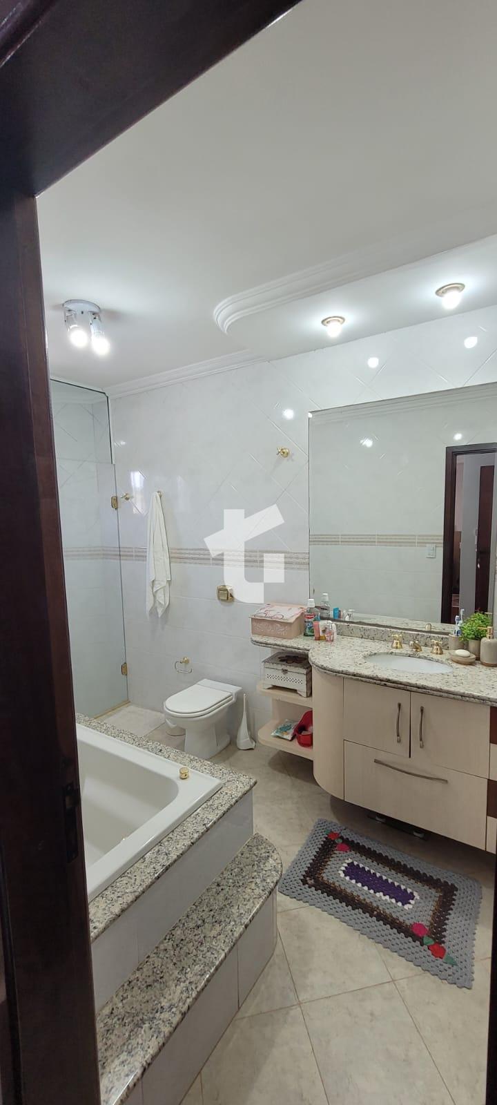 CASA SEMIMOBILIADA À VENDA NO BAIRRO BORTOT - PATO BRANCO PR.