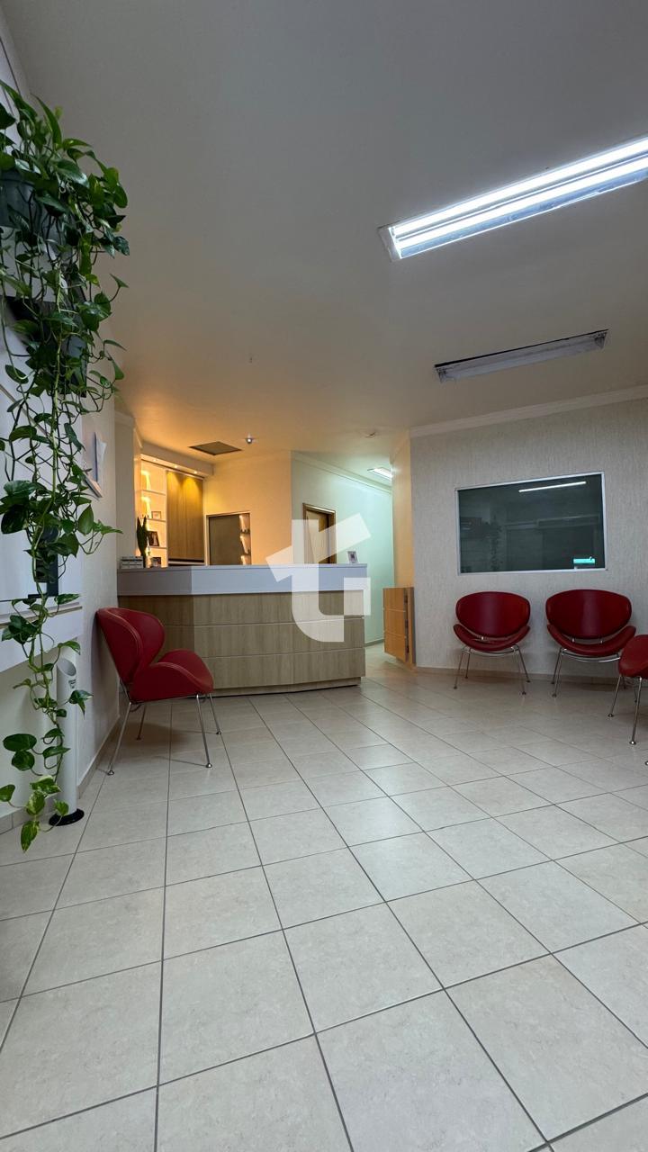 SALA COMERCIAL-CONSULTÓRIO E APARTAMENTO ED. CENTER VILLE À VE...