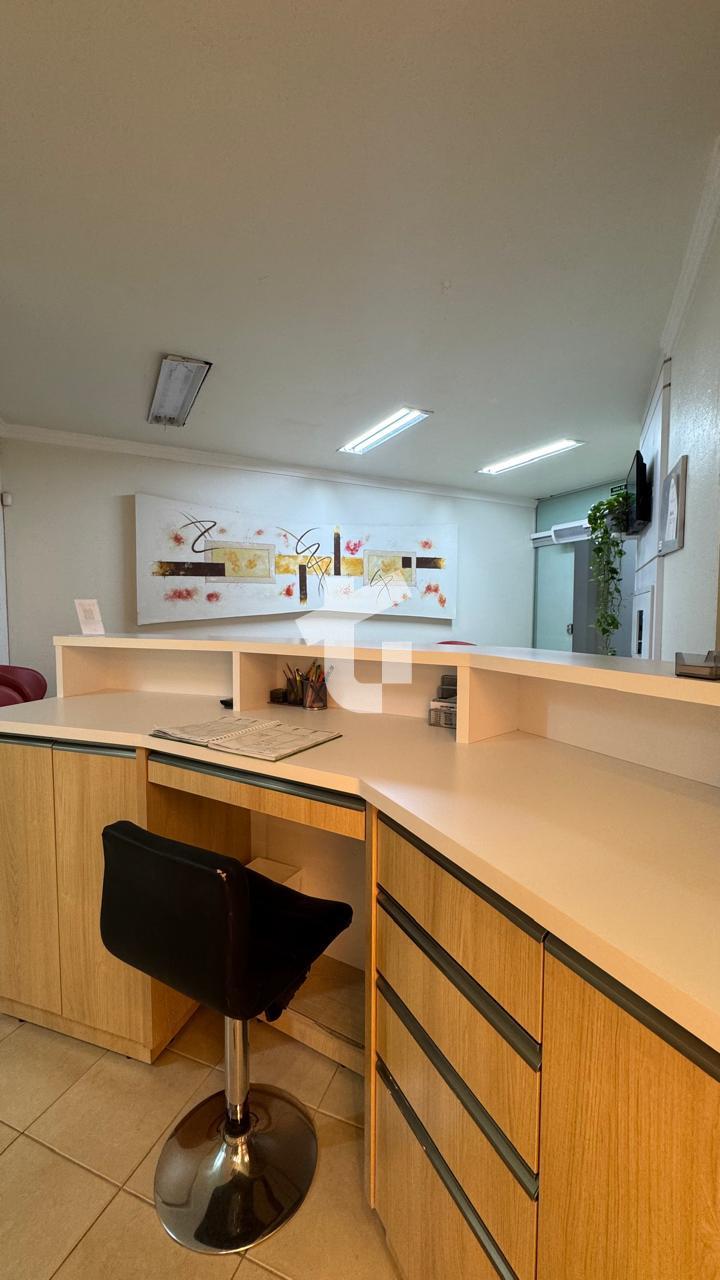 SALA COMERCIAL-CONSULTÓRIO E APARTAMENTO ED. CENTER VILLE À VE...