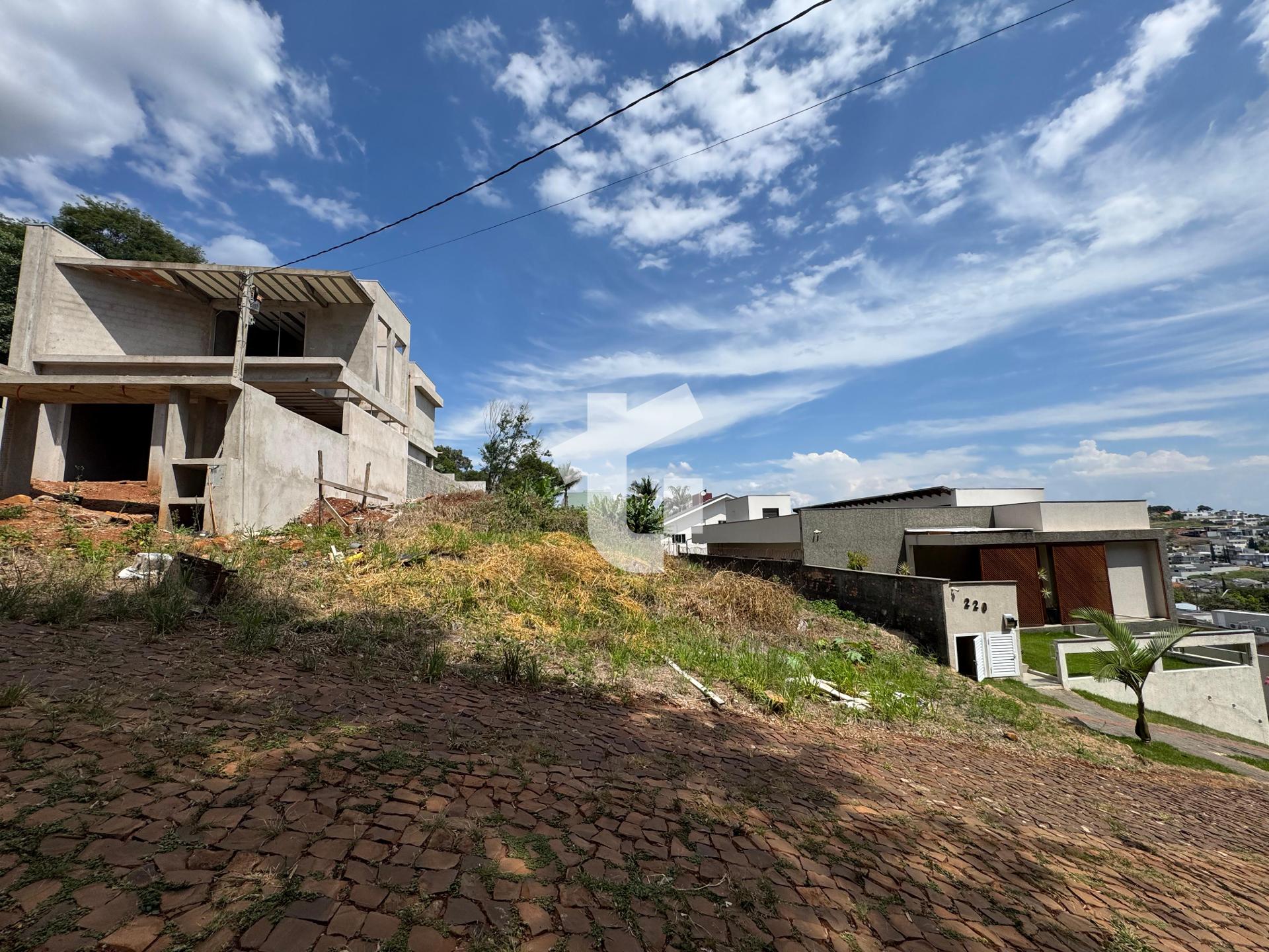 TERRENO À VENDA, FACE NORTE E PRÓXIMO A ÀREA DE RESERVA -  PAT...