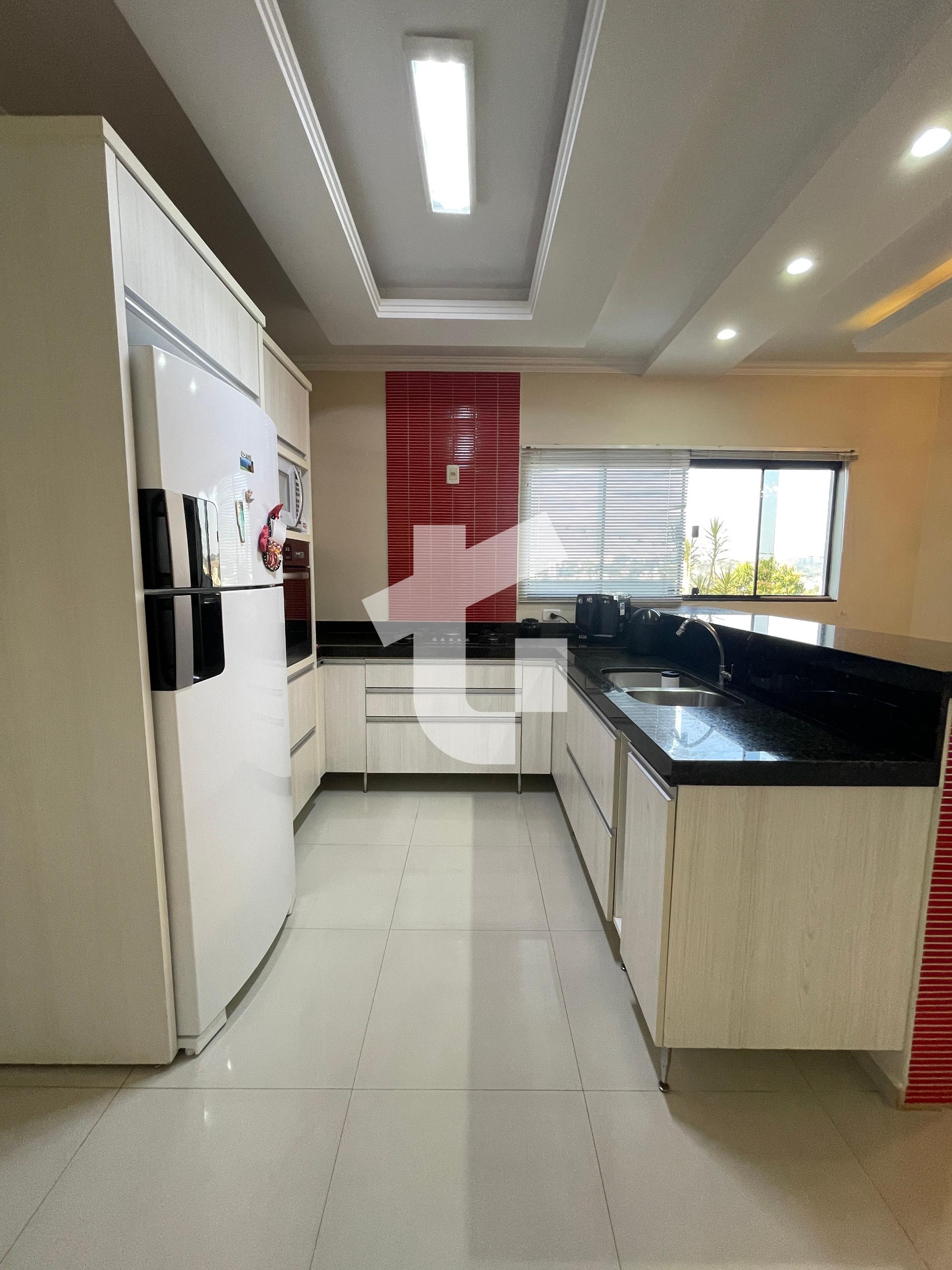 CASA DE ALTO PADRO PARA VENDA NO BAIRRO MENINO DEUS, PATO BRANCO - PR