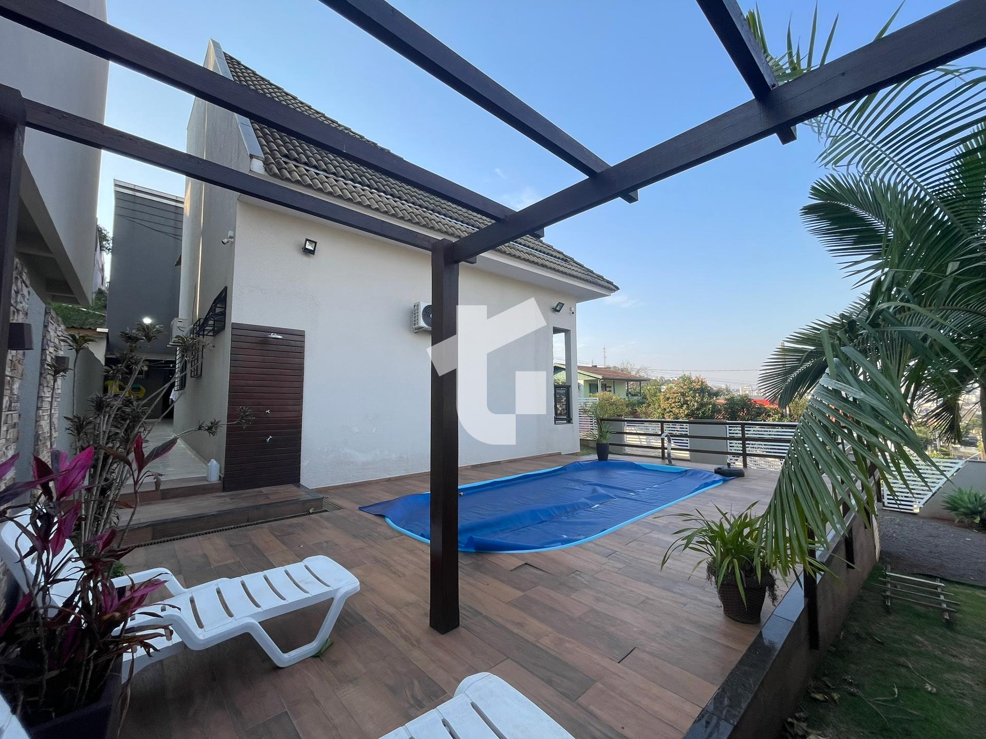 CASA DE ALTO PADRO PARA VENDA NO BAIRRO MENINO DEUS, PATO BRANCO - PR