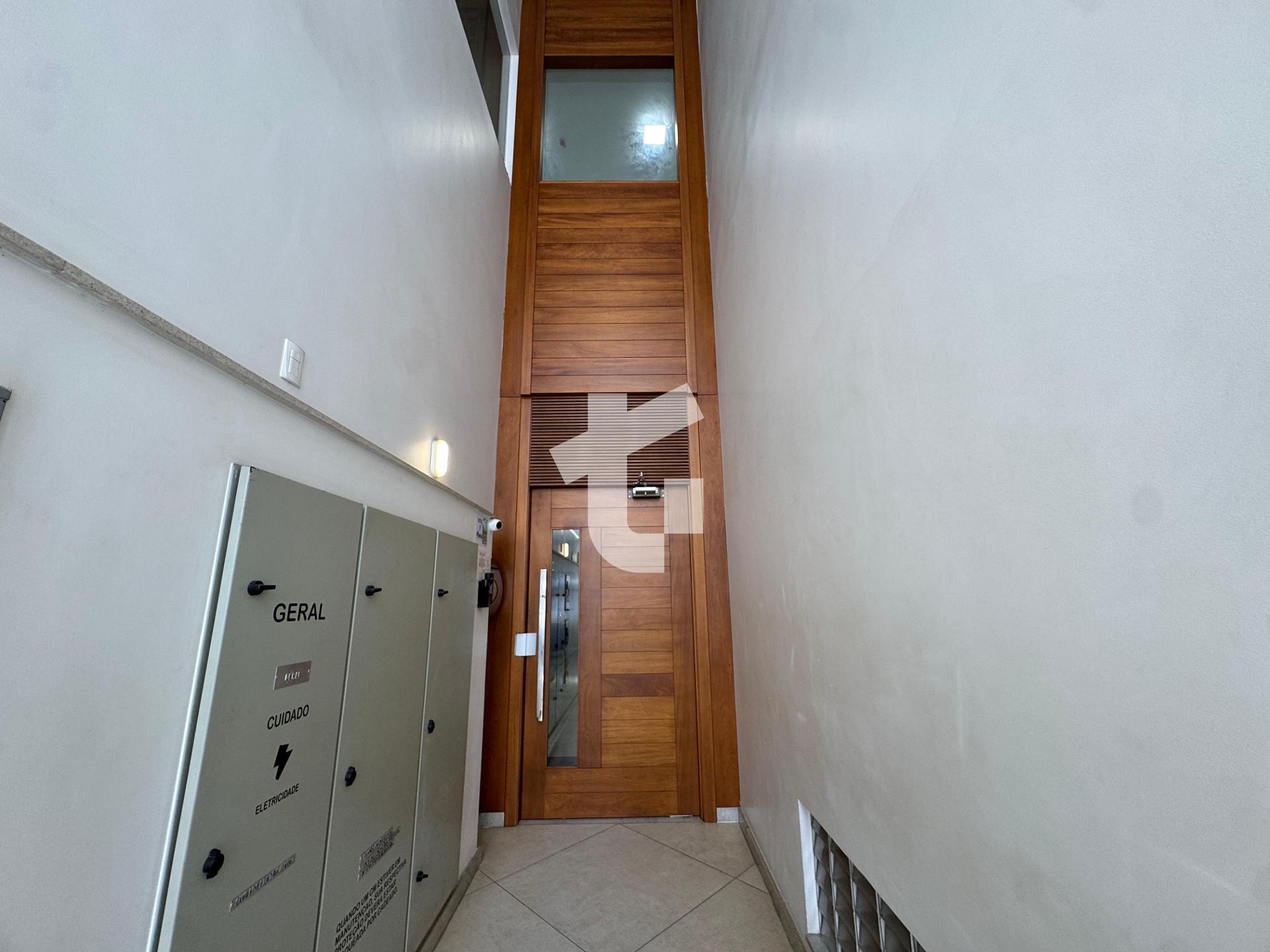 APARTAMENTO MOBILIADO À VENDA NO EDIFÍCIO 03 MARIAS, CENTRO, P...