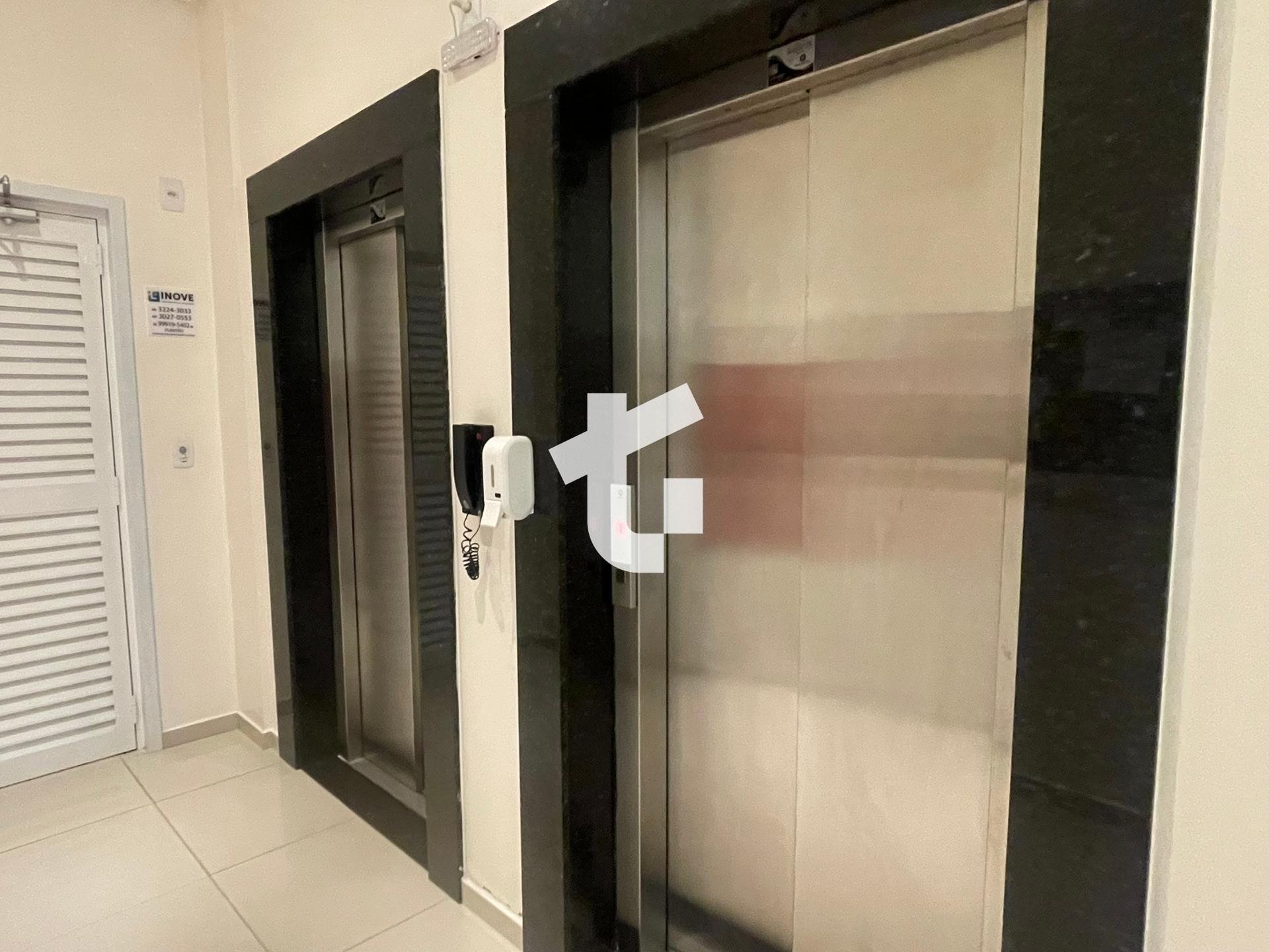 APARTAMENTO SEMIMOBILIADO À VENDA NO EDIF. IGNÊS T. PIACENTINI...