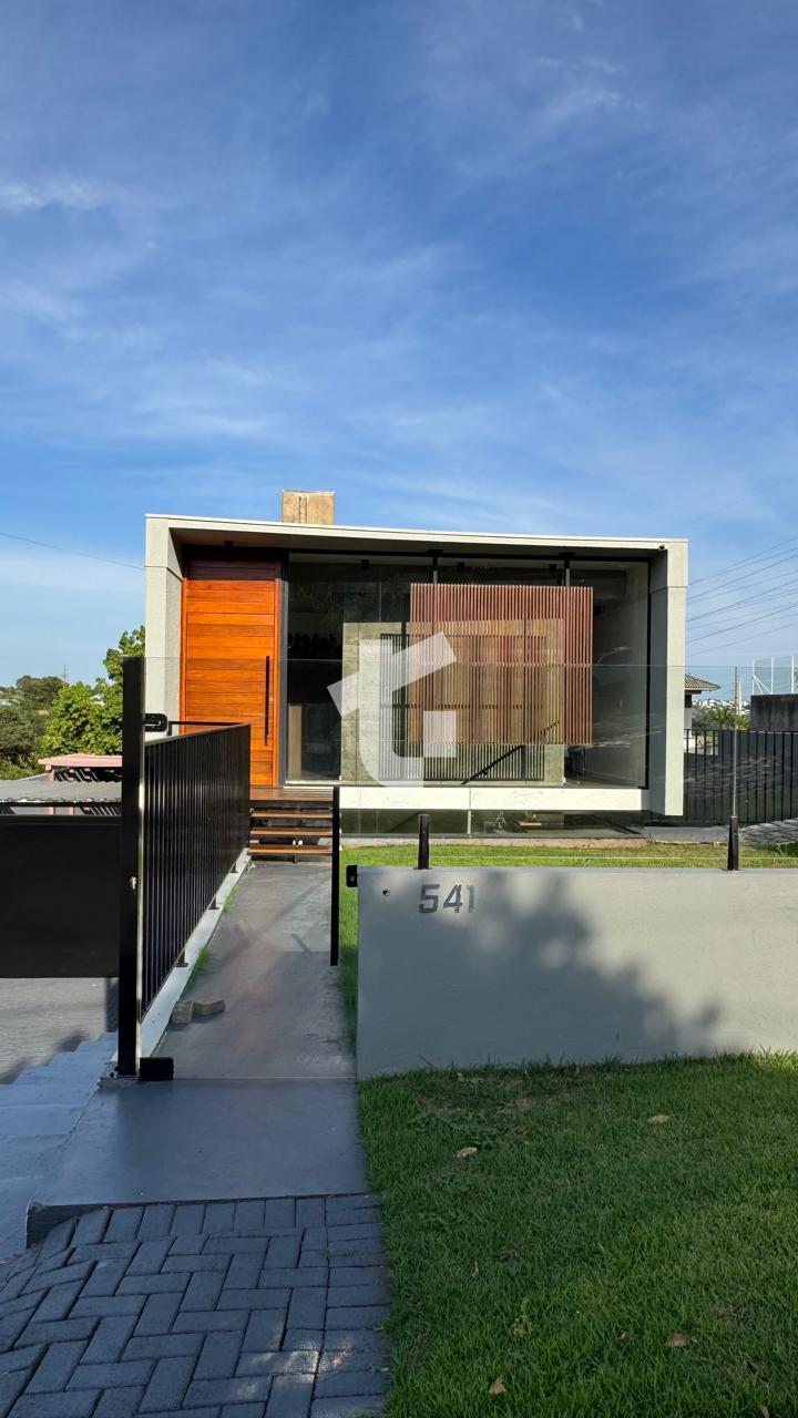 CASA SEMIMOBILIADA - ALTO PADRÃO - À VENDA NO BAIRRO SÃO LUIZ,...