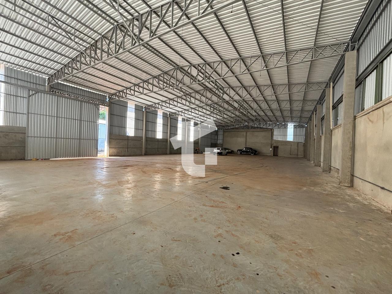 BARRACÃO DISPONÍVEL PARA LOCAÇÃO NO BAIRRO SÃO FRANCISCO, PATO...