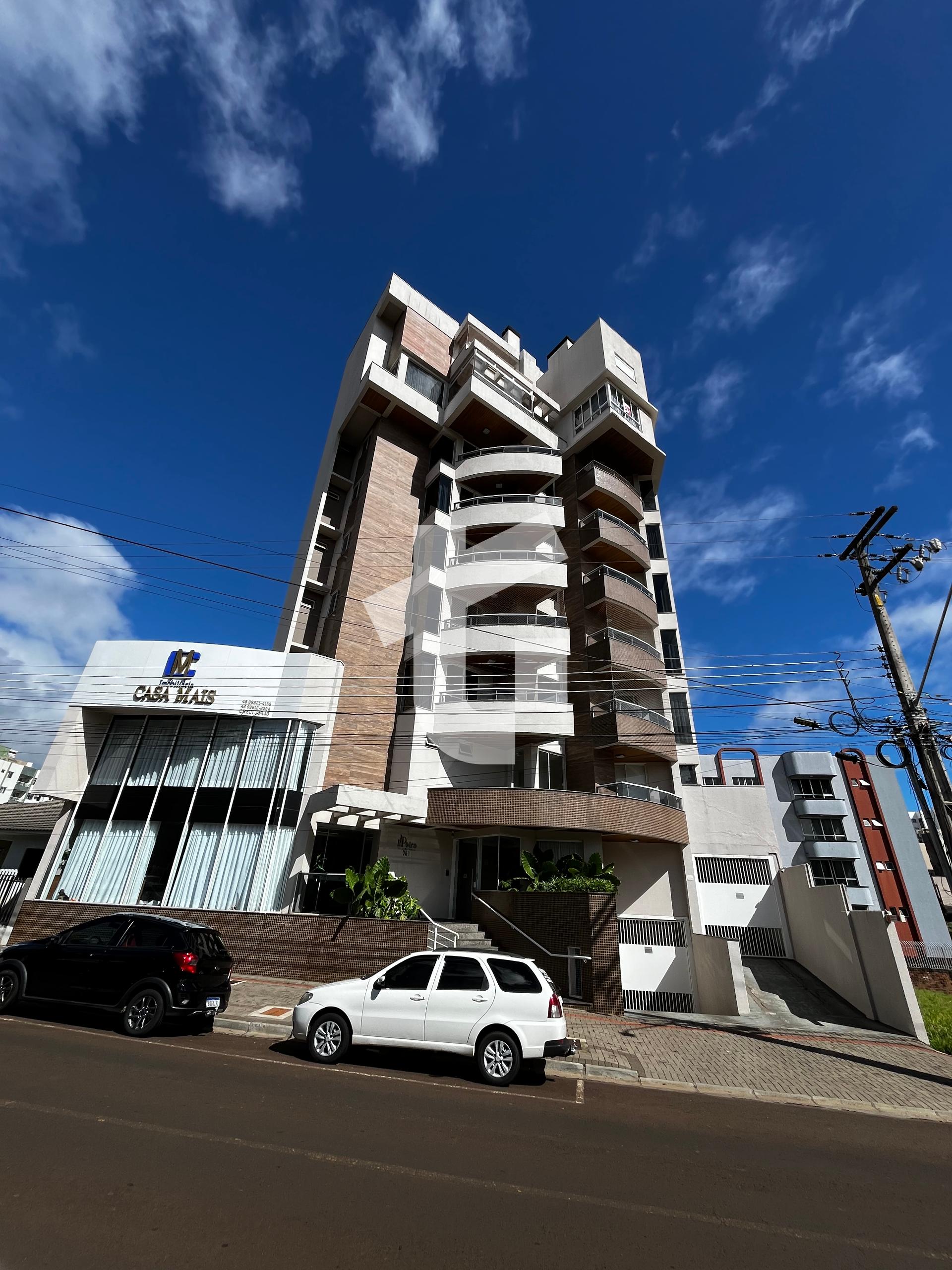 COBERTURA DUPLEX À VENDA NO ED. RESIDENCIAL PETRA, CENTRO, PAT...