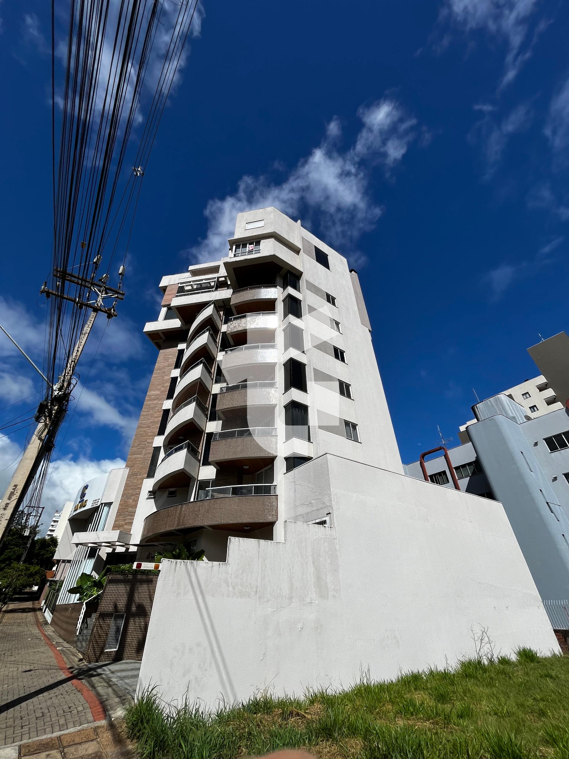 COBERTURA DUPLEX À VENDA NO ED. RESIDENCIAL PETRA, CENTRO, PAT...