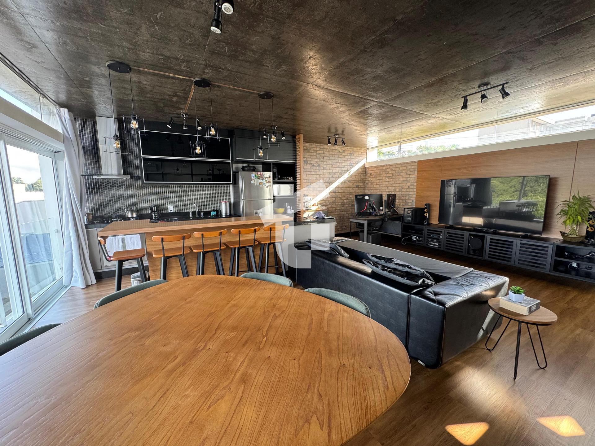 TRIPLEX À VENDA  COM 241M , TER. 182M - PQ SOM, PATO BRANCO - PR