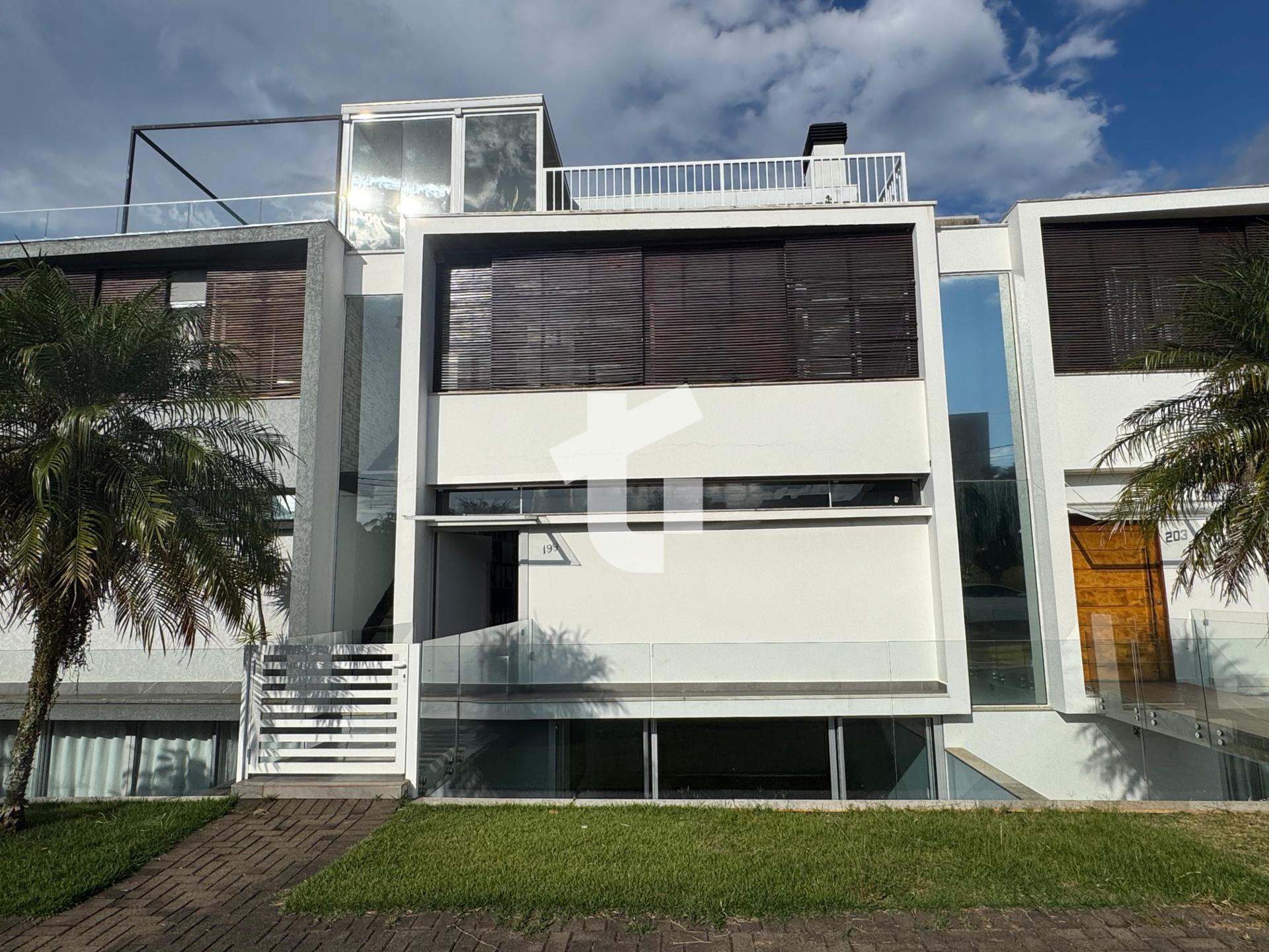 TRIPLEX À VENDA  COM 241M , TER. 182M - PQ SOM, PATO BRANCO - PR