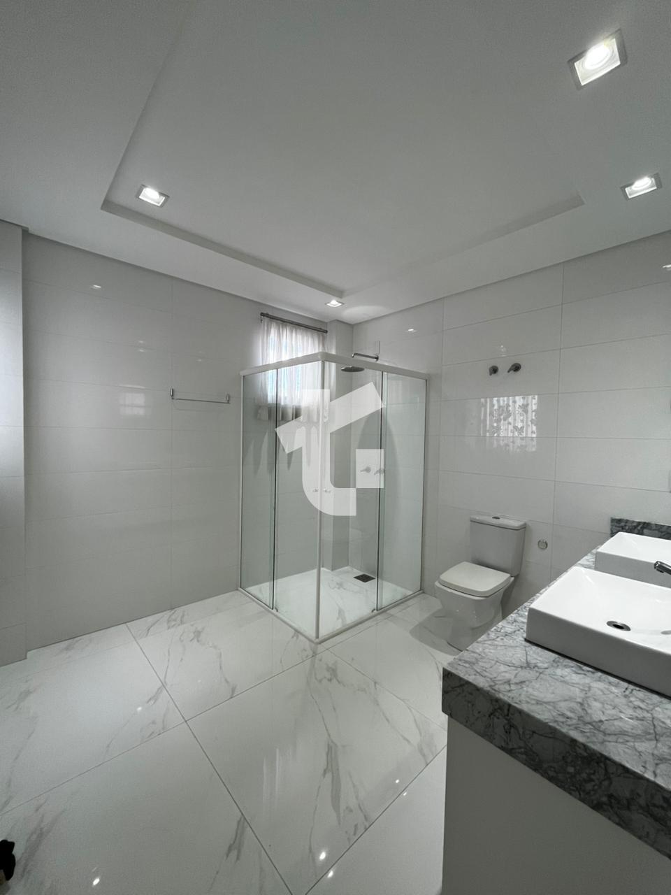 APARTAMENTO SEMIMOBILIADO PARA LOCAO NO CENTRO DE PATO BRANCO - PR.