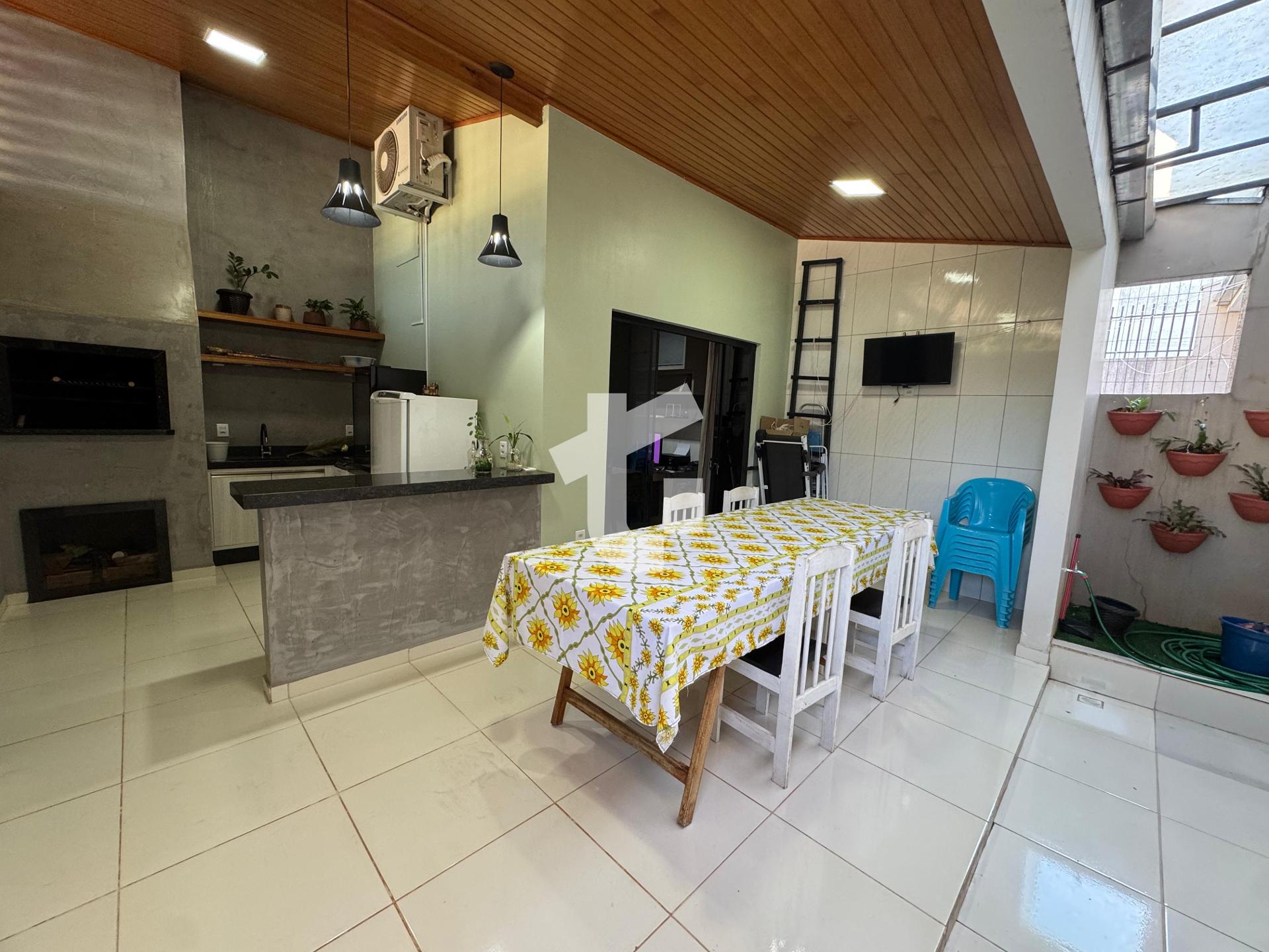 CASA TRREA VENDA NO FRARON, 110M COM BELSSIMA EDCULA - PATO BRANCO PR
