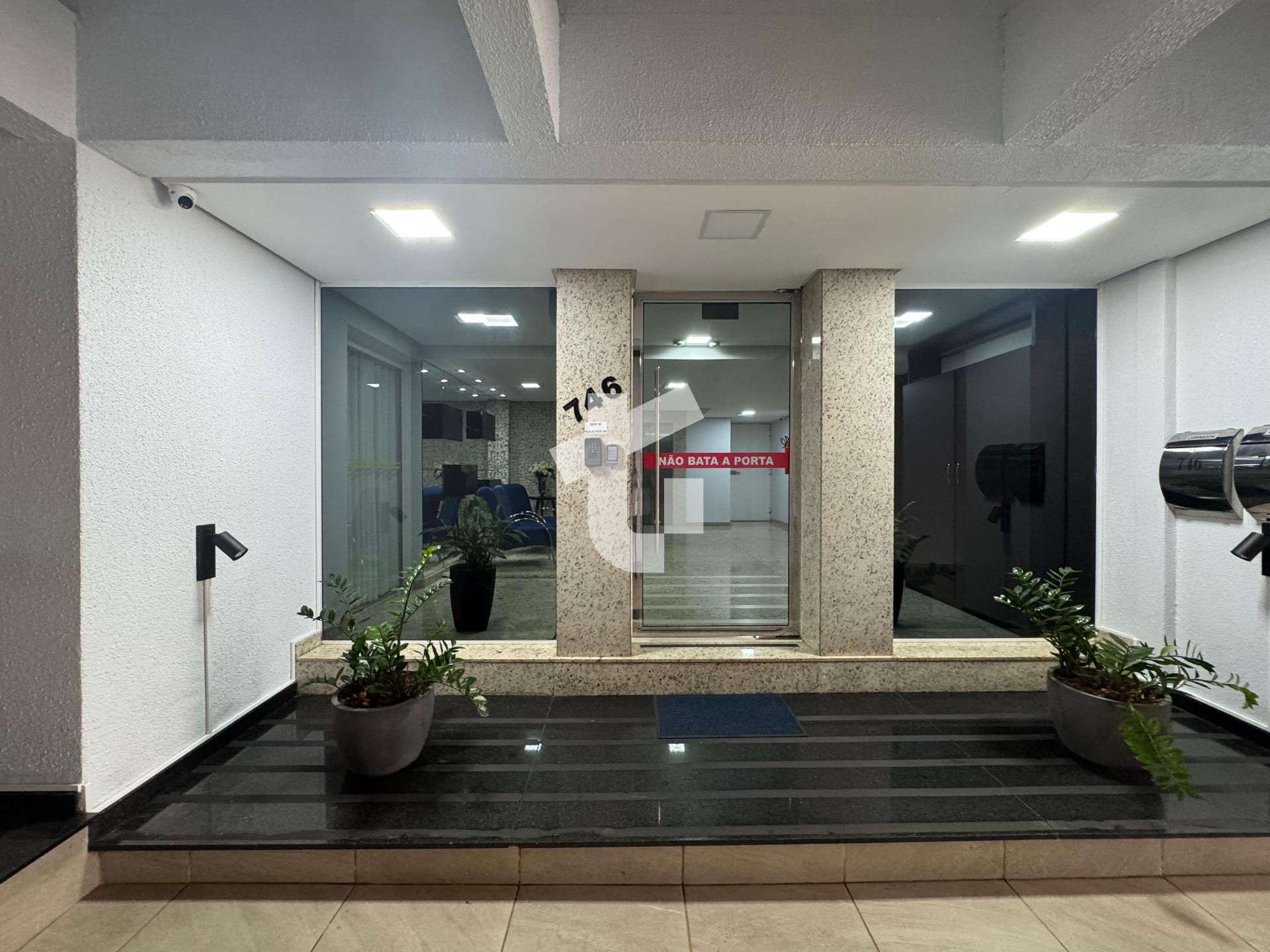 APARTAMENTO À VENDA COM 02 DORMITÓRIOS NO MONTE CARMELO - CENT...