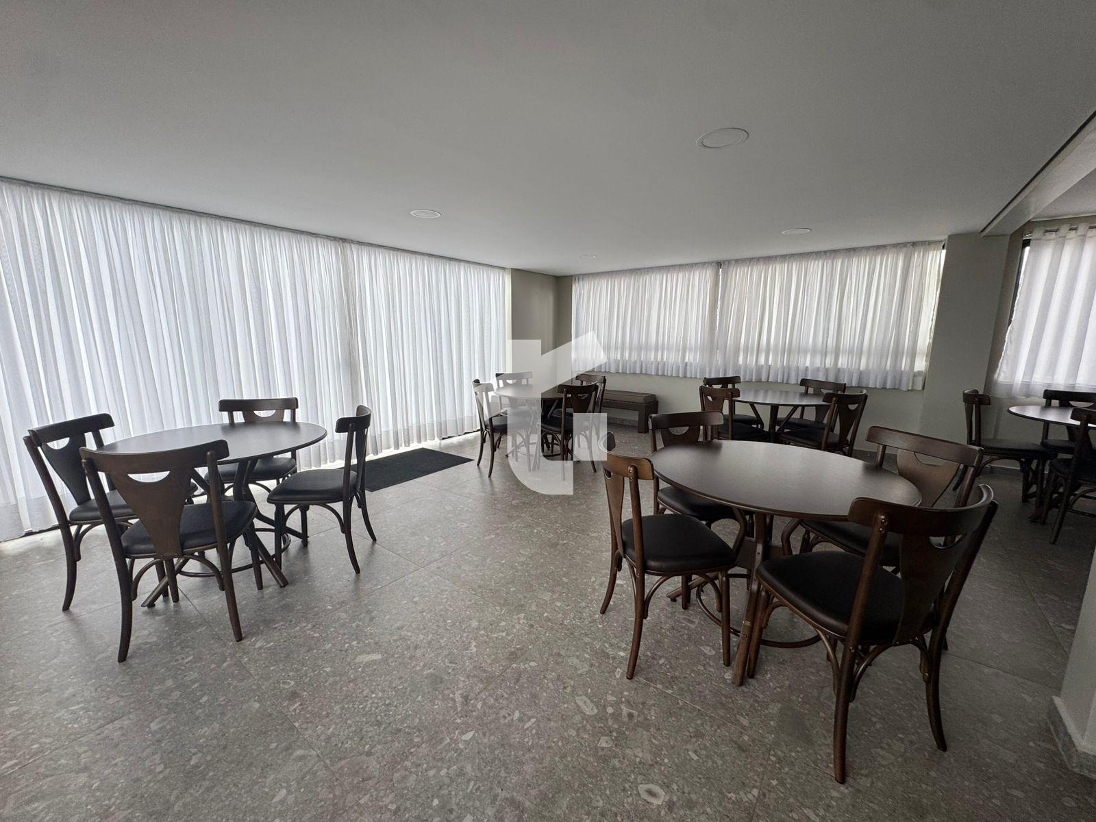 APARTAMENTO VENDA COM 160M PRIVATIVOS e 287M TOTAL- Ed nix. - CENTRO - PATO BRANCO.