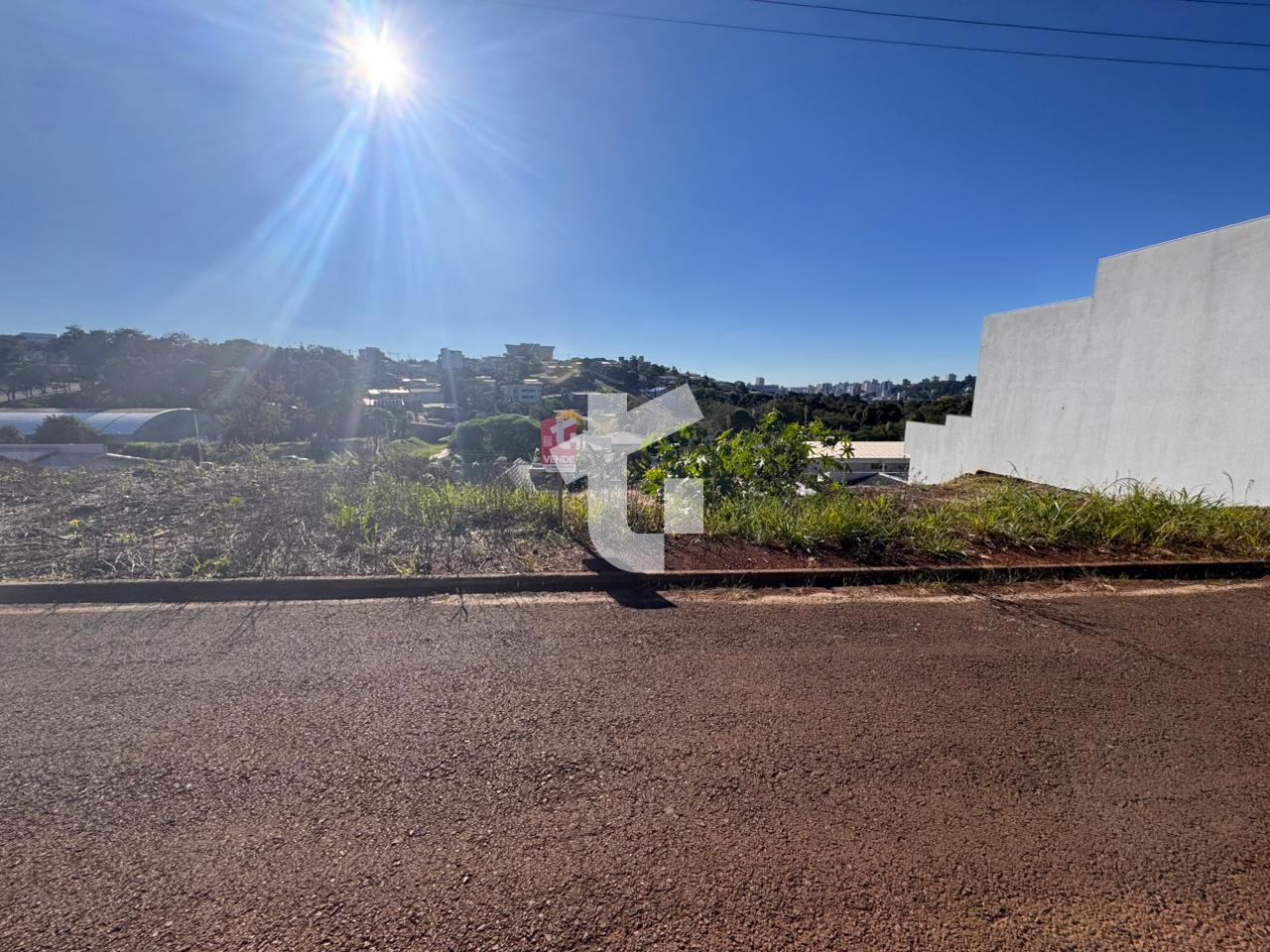 ÓTIMO TERRENO NO CRISTO REI, COM 360M², COM TESTADA DE 12,00M²...