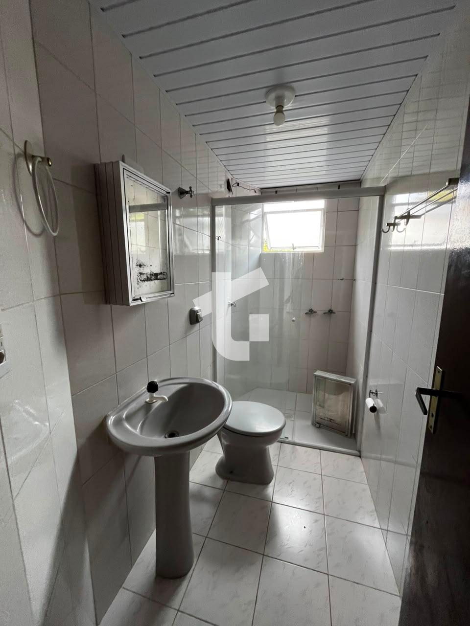 APARTAMENTO PARA LOCAO NO ED. SAN REMO, LOCALIZADO NO CENTRO DE PATO BRANCO-PR