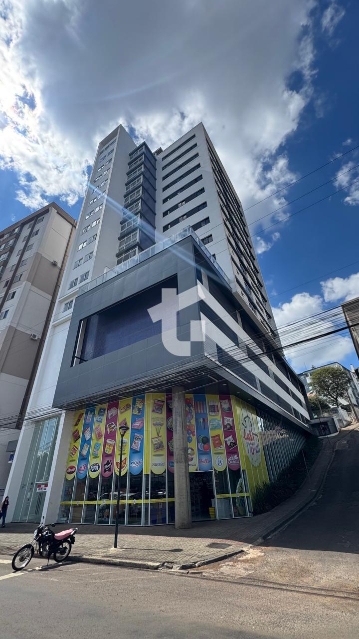 APARTAMENTO SEMIMOBILIADO À VENDA NO ED. AVENIDA CENTRAL, CENT...