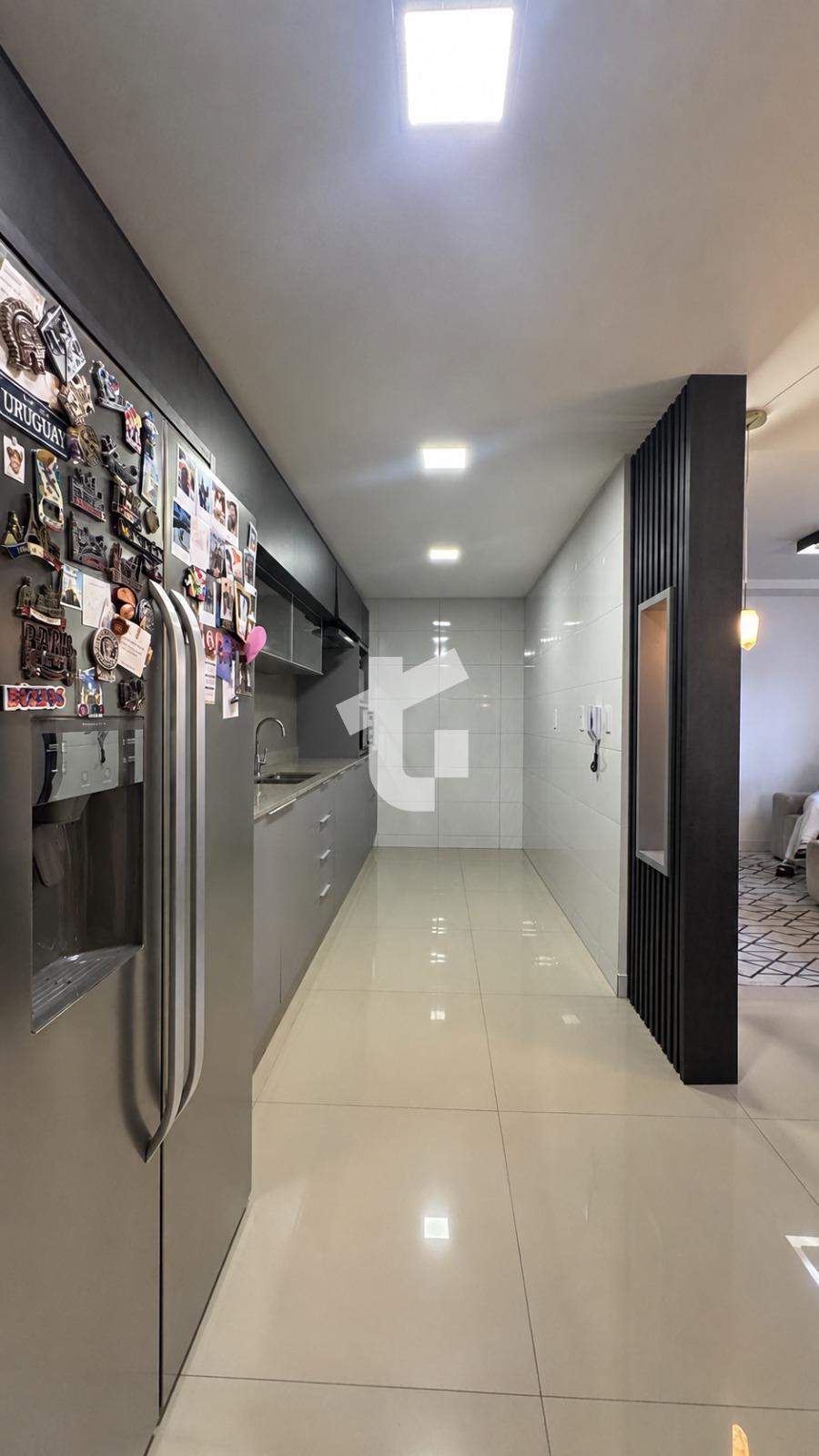 APARTAMENTO SEMIMOBILIADO VENDA NO ED. AVENIDA CENTRAL, CENTRO, PATO BRANCO.