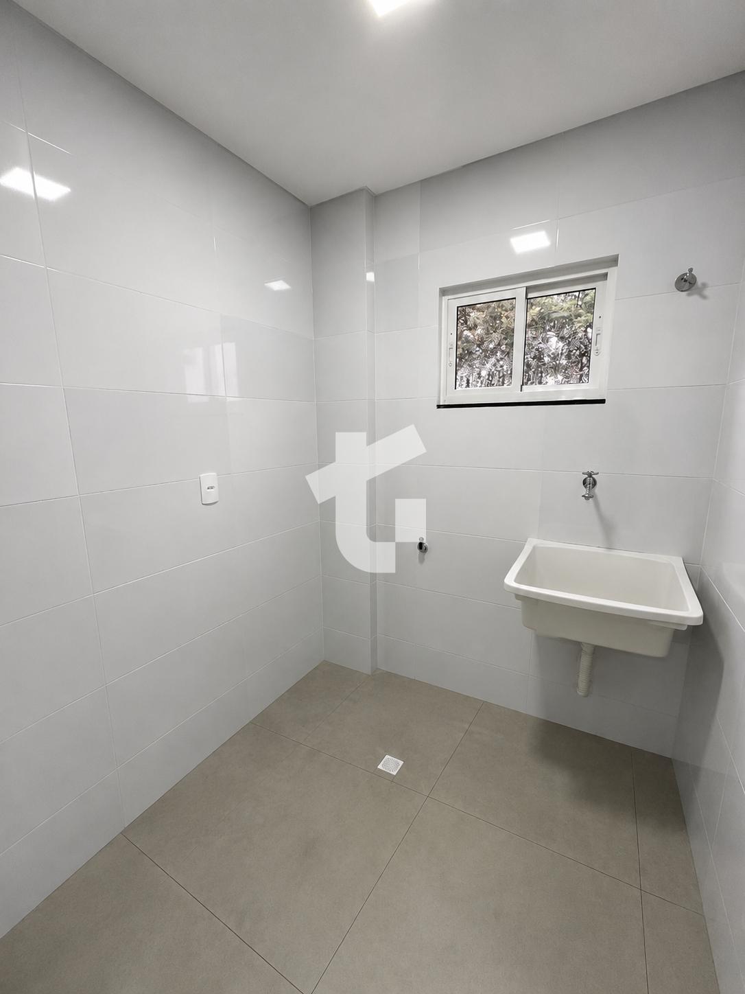 SALA COMERCIAL COM 400M² PARA LOCAÇÃO NO CENTRO DE PATO BRANCO...