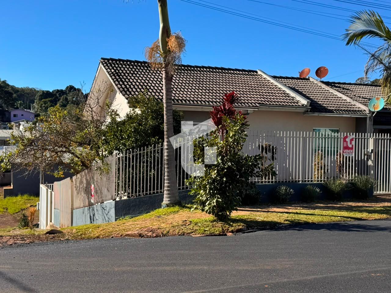 CASA SEMIMOBILIADA À VENDA, COM 2 DORMITÓRIOS NO CADORIN, PATO...