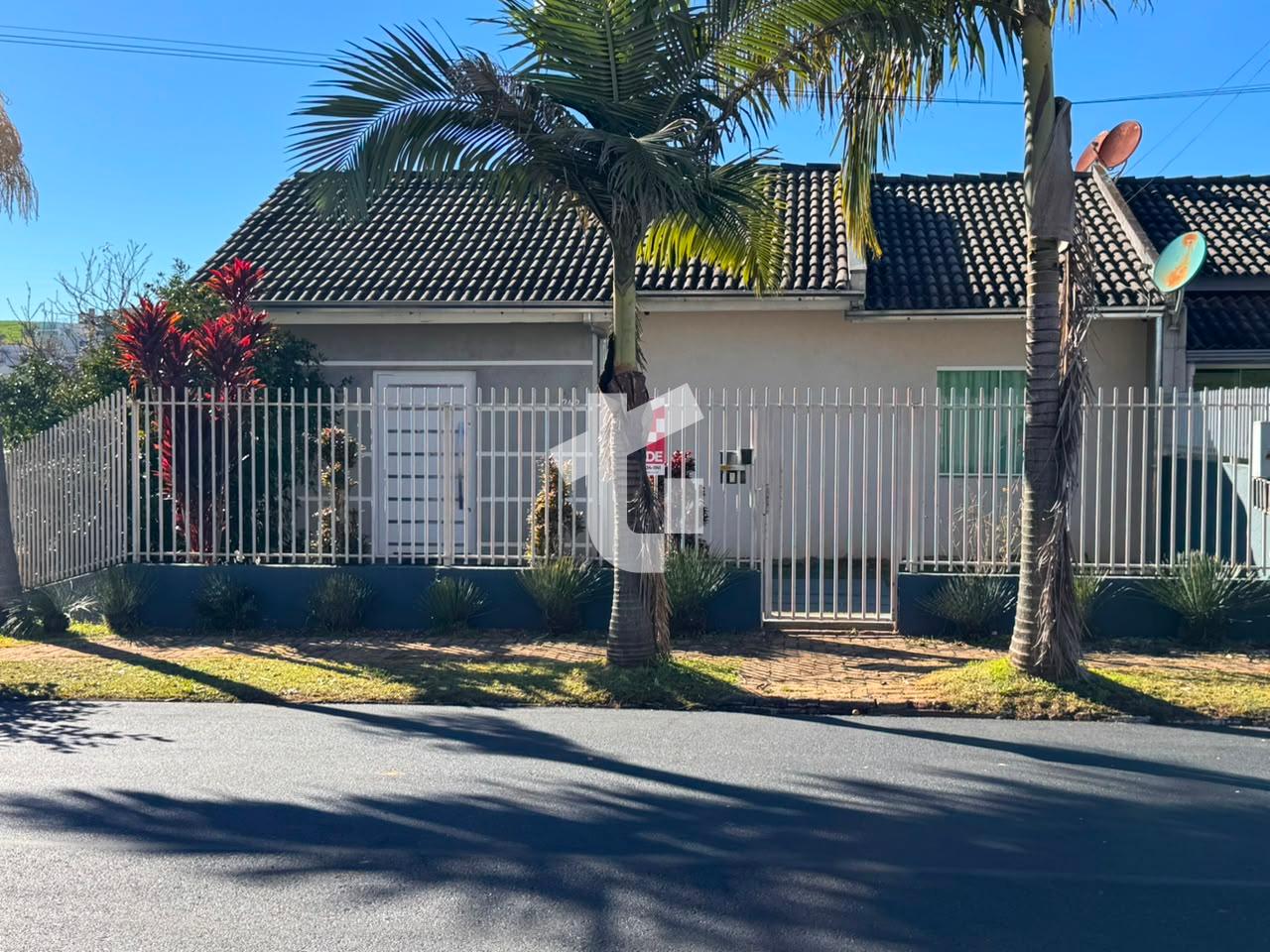 CASA SEMIMOBILIADA À VENDA, COM 2 DORMITÓRIOS NO CADORIN, PATO...
