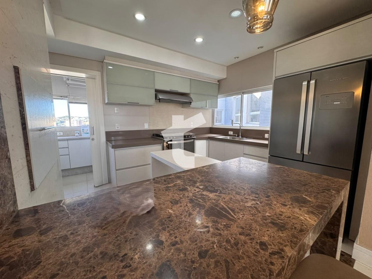 APARTAMENTO DE ALTO PADRO VENDA NO EDIFCIO OTLIO AMADORI - PATO BRANCO.