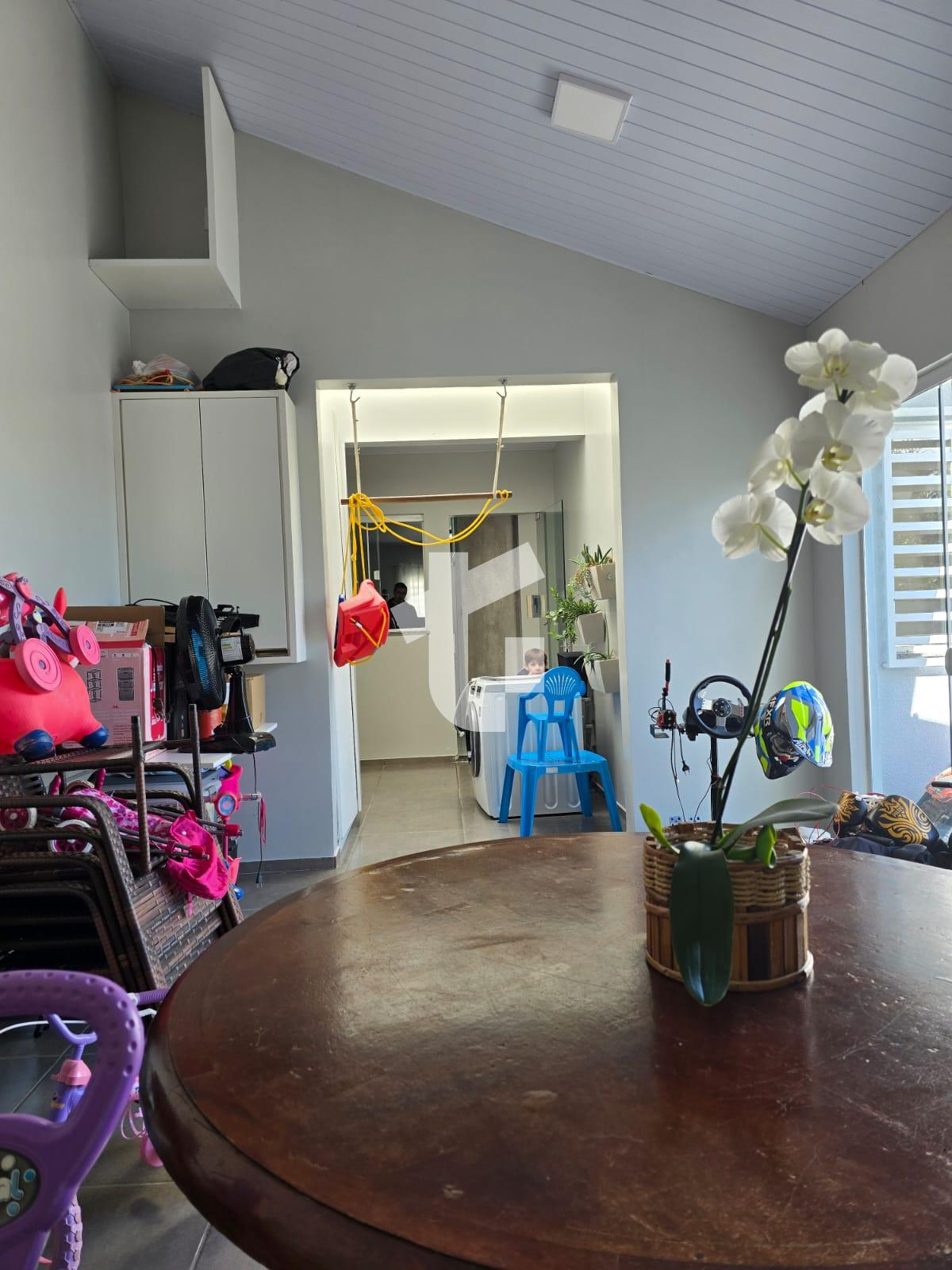 CASA TRREA VENDA NO FRARON, 98M COM EDCULA - PATO BRANCO/PR