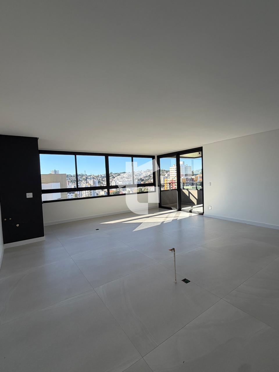 APARTAMENTO À VENDA NO EDIFÍCIO CHARDONNAY 297, CENTRO, PATO B...