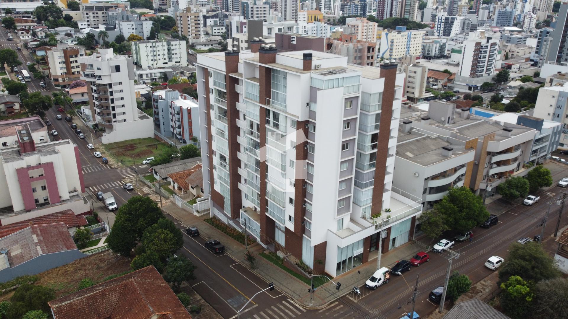 APARTAMENTO SEMIMOBILIADO À VENDA NO ED. ESMERALDA - CENTRO DE...