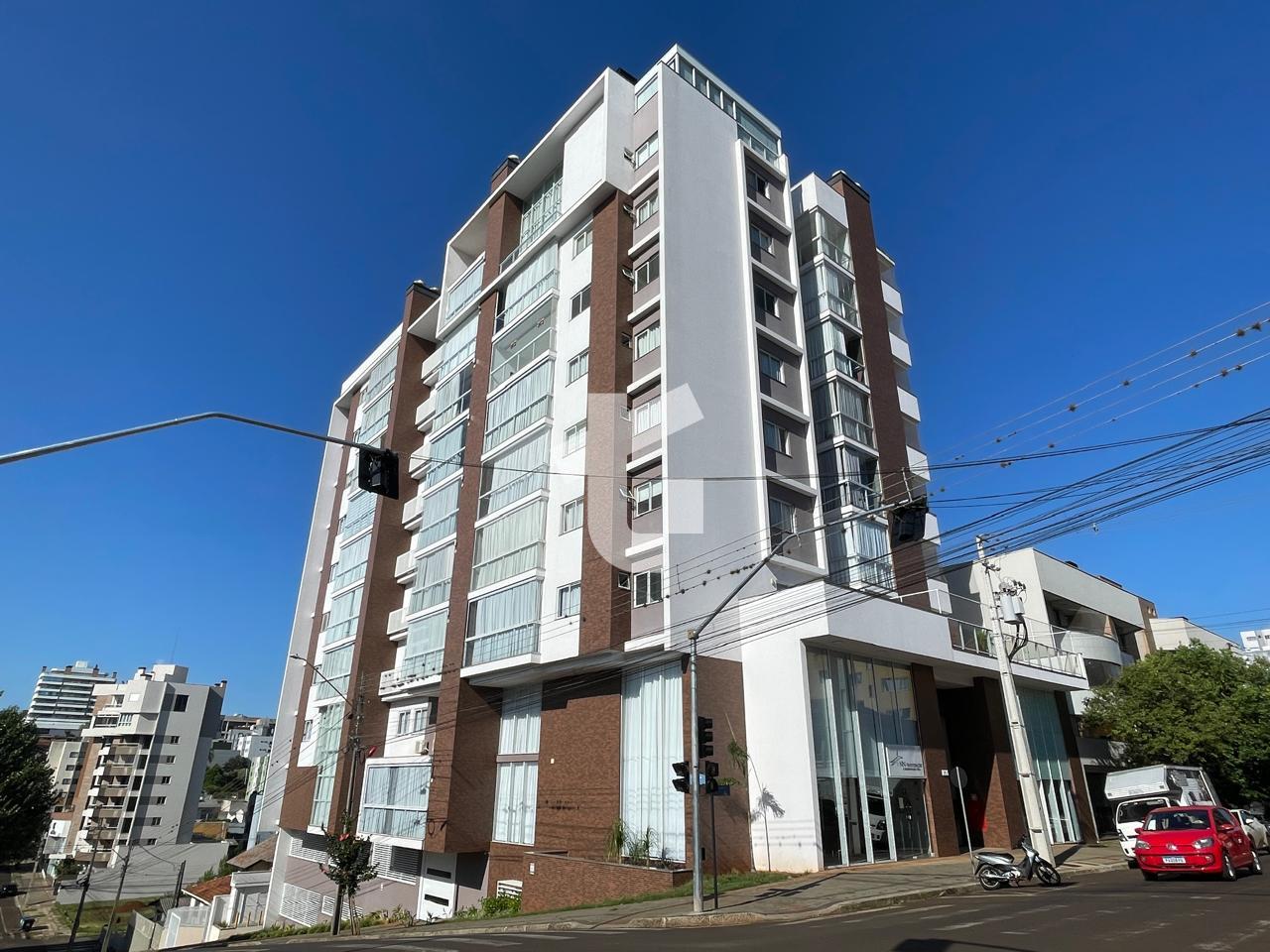 APARTAMENTO SEMIMOBILIADO À VENDA NO ED. ESMERALDA - CENTRO DE...