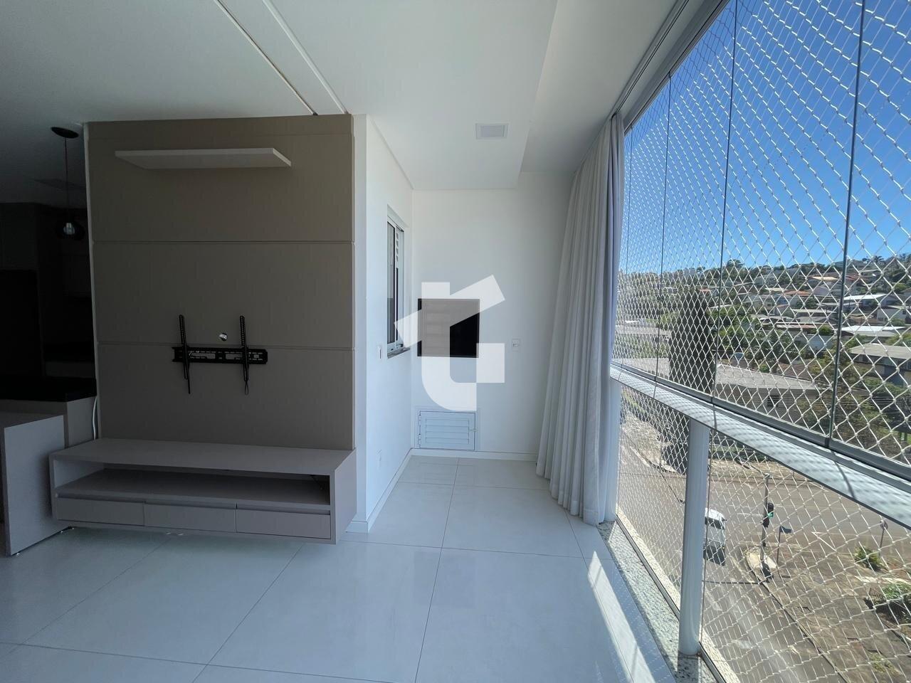 APARTAMENTO SEMIMOBILIADO VENDA NO ED. ESMERALDA - CENTRO DE PATO BRANCO - PR.