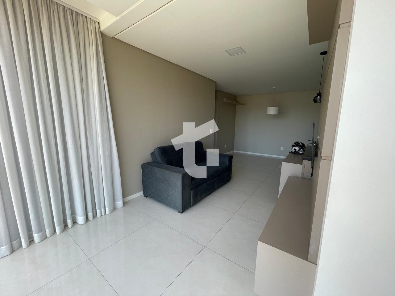 APARTAMENTO SEMIMOBILIADO À VENDA NO ED. ESMERALDA - CENTRO DE...