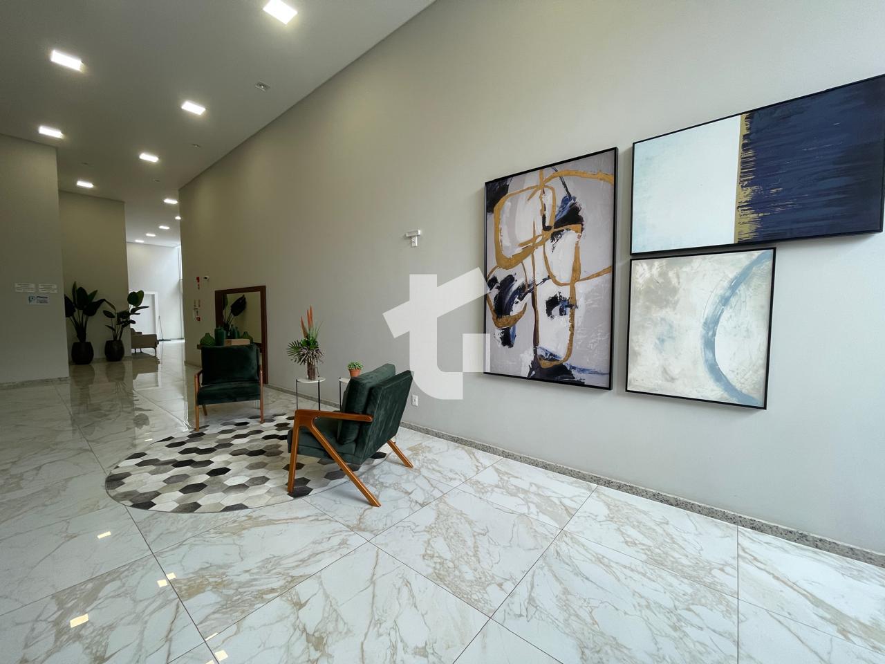 APARTAMENTO SEMIMOBILIADO À VENDA NO ED. ESMERALDA - CENTRO DE...