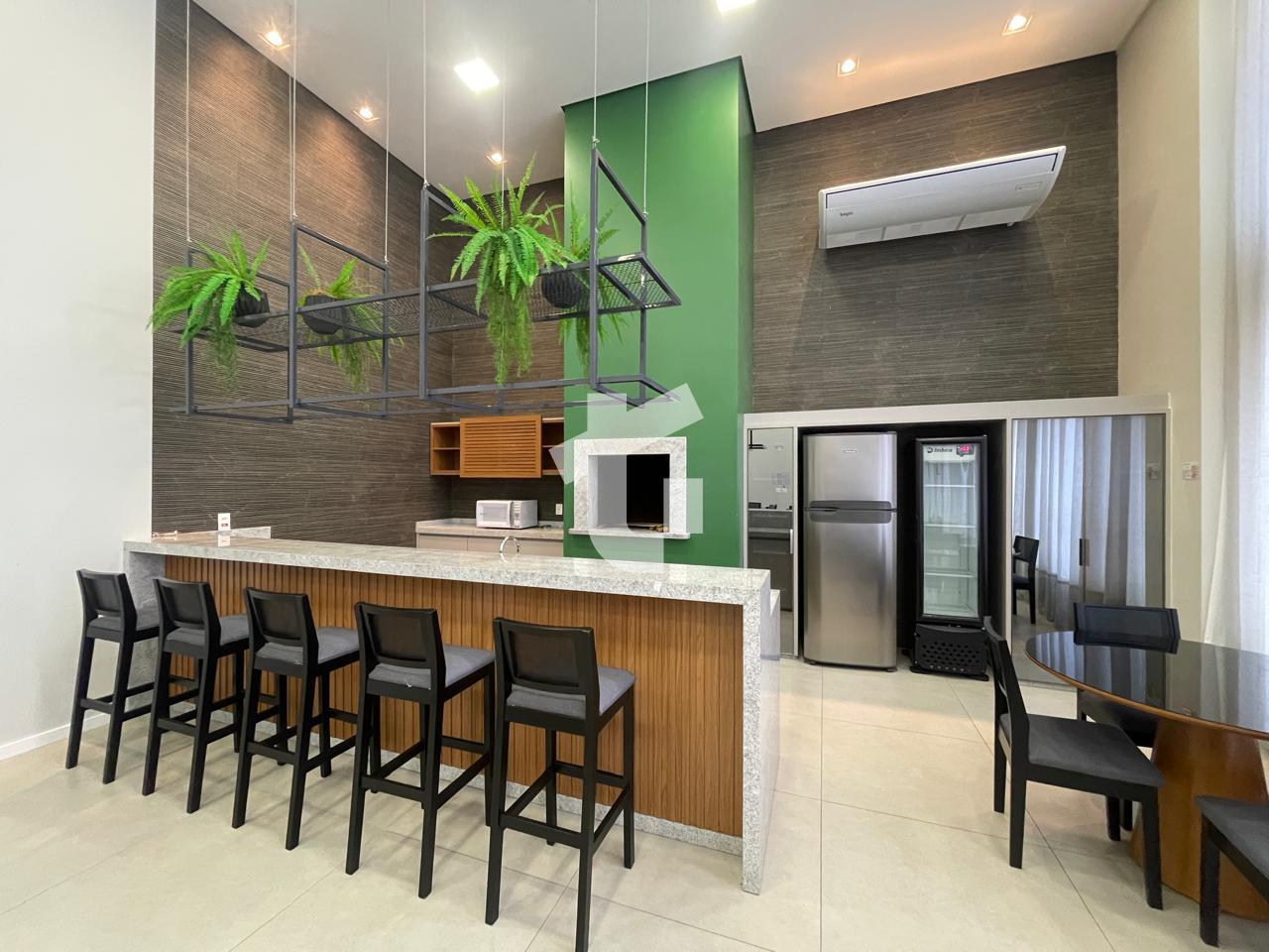 APARTAMENTO SEMIMOBILIADO VENDA NO ED. ESMERALDA - CENTRO DE PATO BRANCO - PR.