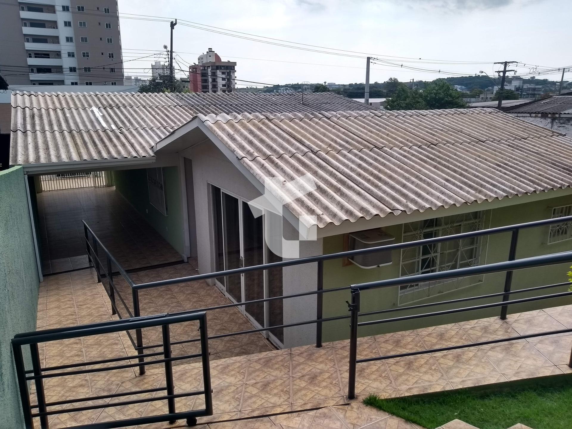 CASAS NO BAIRRO CENTRO! EXCELENTE OPORTUNIDADE DE INVESTIMENTO!