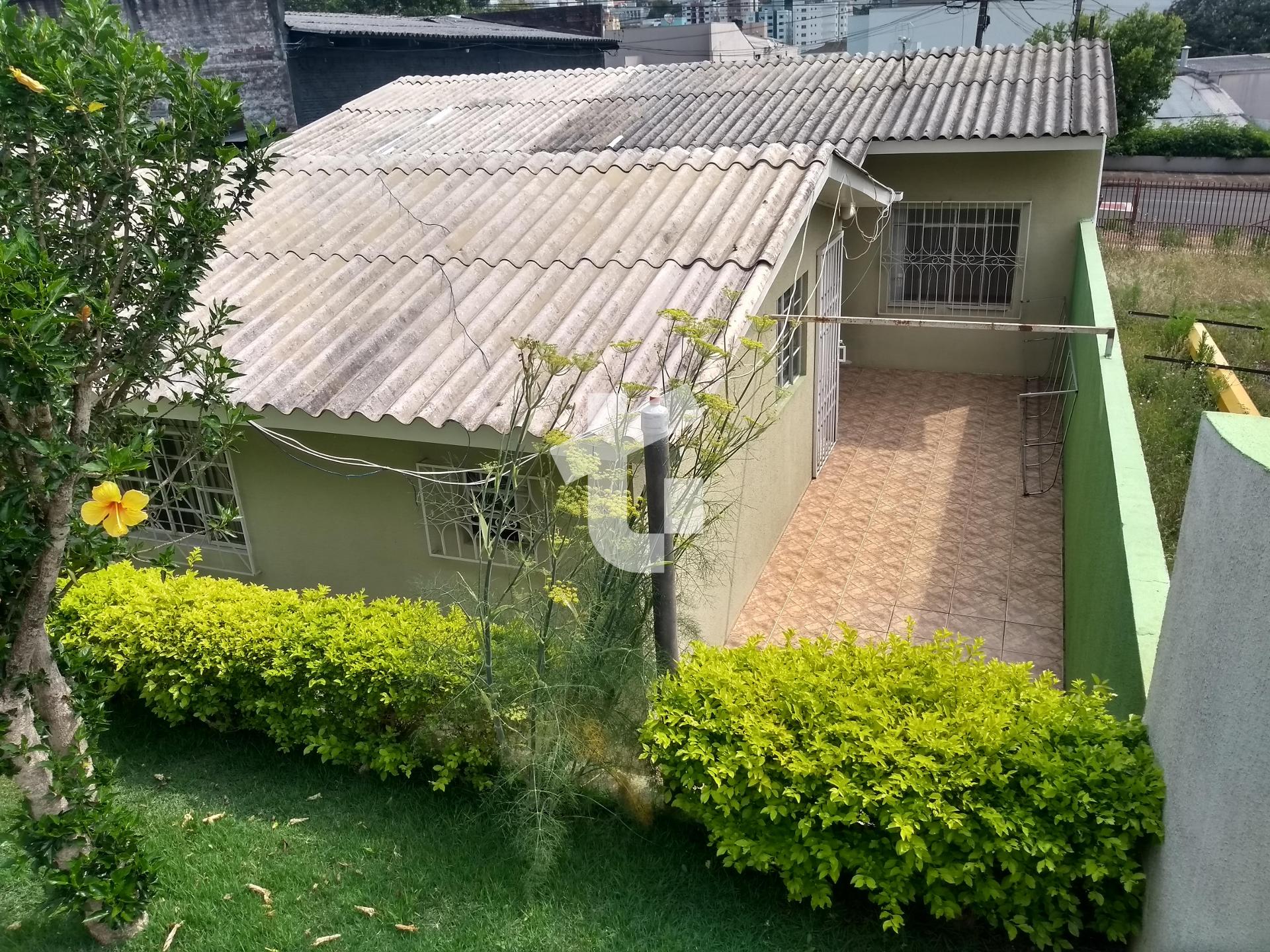 CASAS NO BAIRRO CENTRO! EXCELENTE OPORTUNIDADE DE INVESTIMENTO!