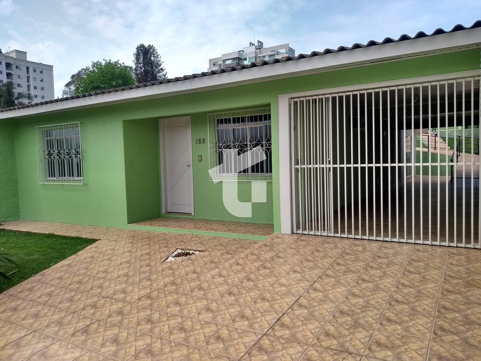 CASAS NO BAIRRO CENTRO! EXCELENTE OPORTUNIDADE DE INVESTIMENTO!