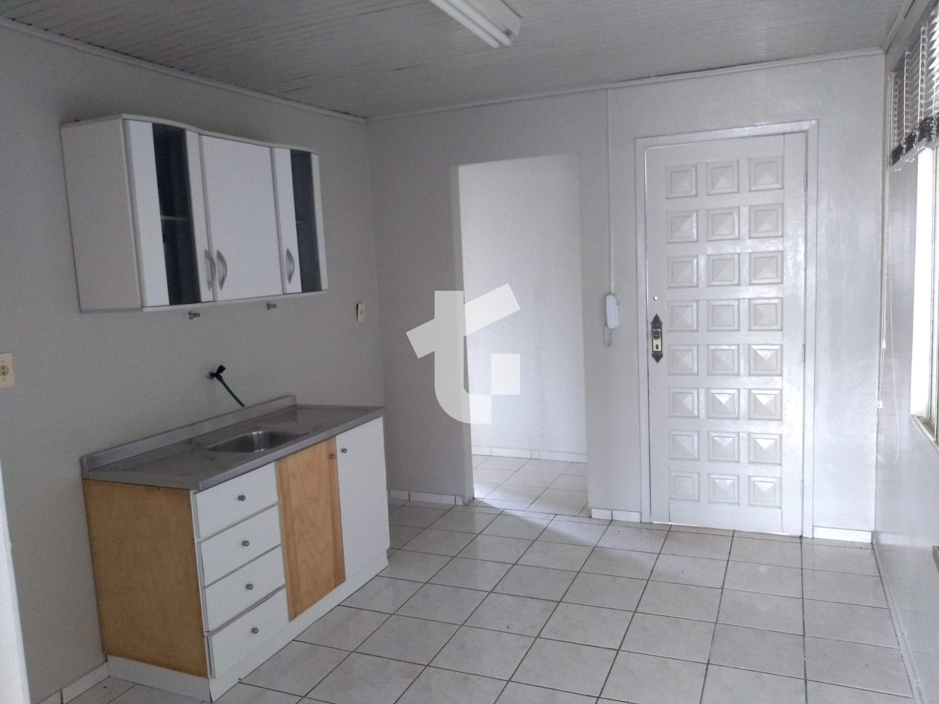 CASAS NO BAIRRO CENTRO! EXCELENTE OPORTUNIDADE DE INVESTIMENTO!