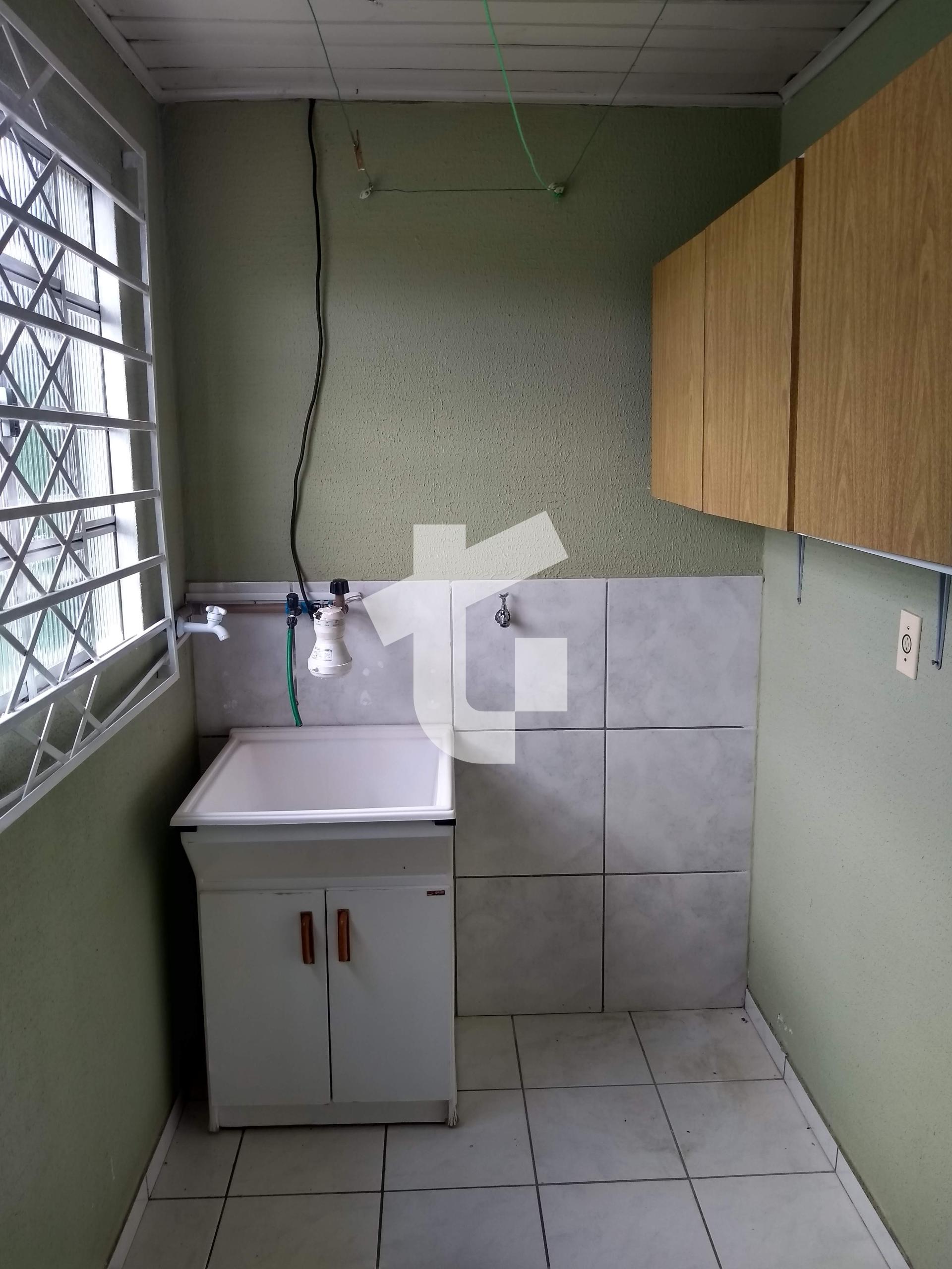 CASAS NO BAIRRO CENTRO! EXCELENTE OPORTUNIDADE DE INVESTIMENTO!