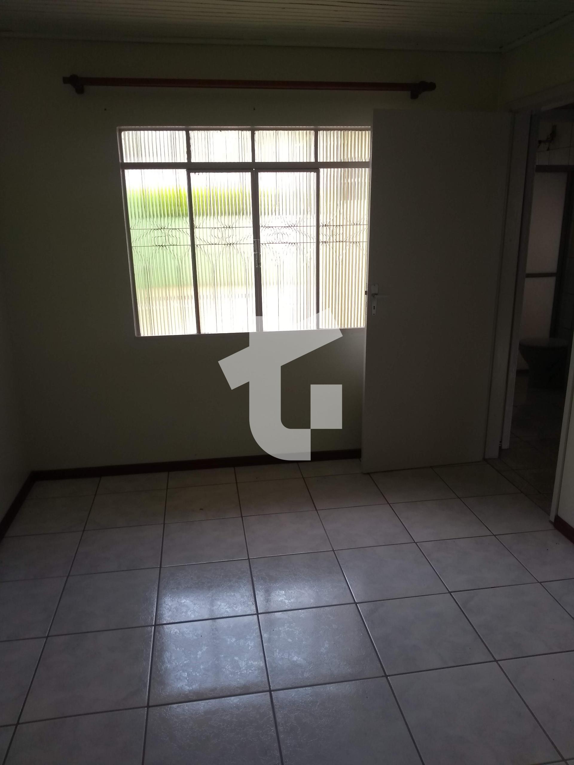 CASAS NO BAIRRO CENTRO! EXCELENTE OPORTUNIDADE DE INVESTIMENTO!