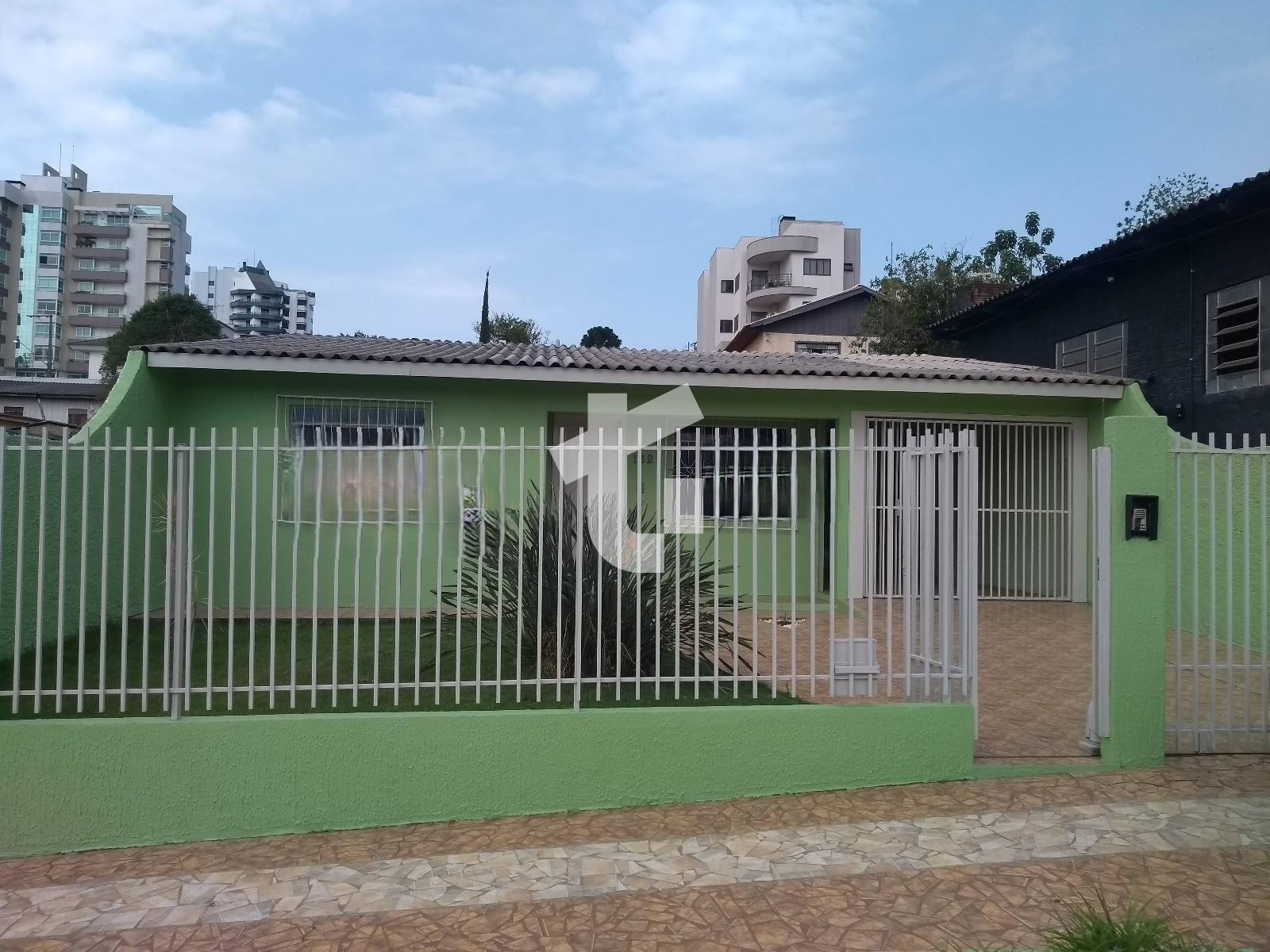 CASAS NO BAIRRO CENTRO! EXCELENTE OPORTUNIDADE DE INVESTIMENTO!