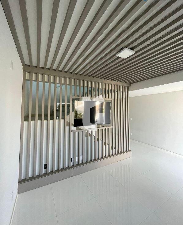 SOBRADO À VENDA  COM 180M², TERRENO 225M²- PINHEIROS, PATO BRA...