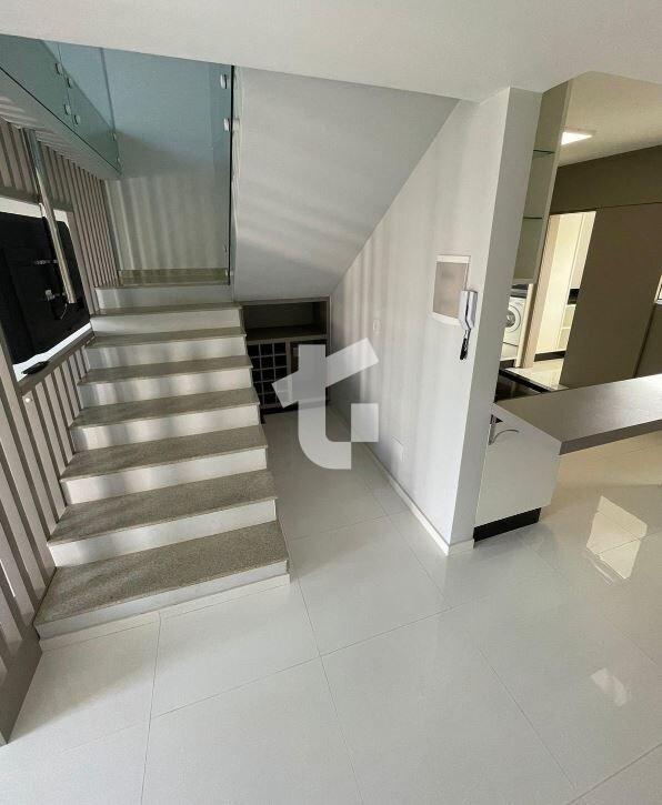 SOBRADO À VENDA  COM 180M², TERRENO 225M²- PINHEIROS, PATO BRA...